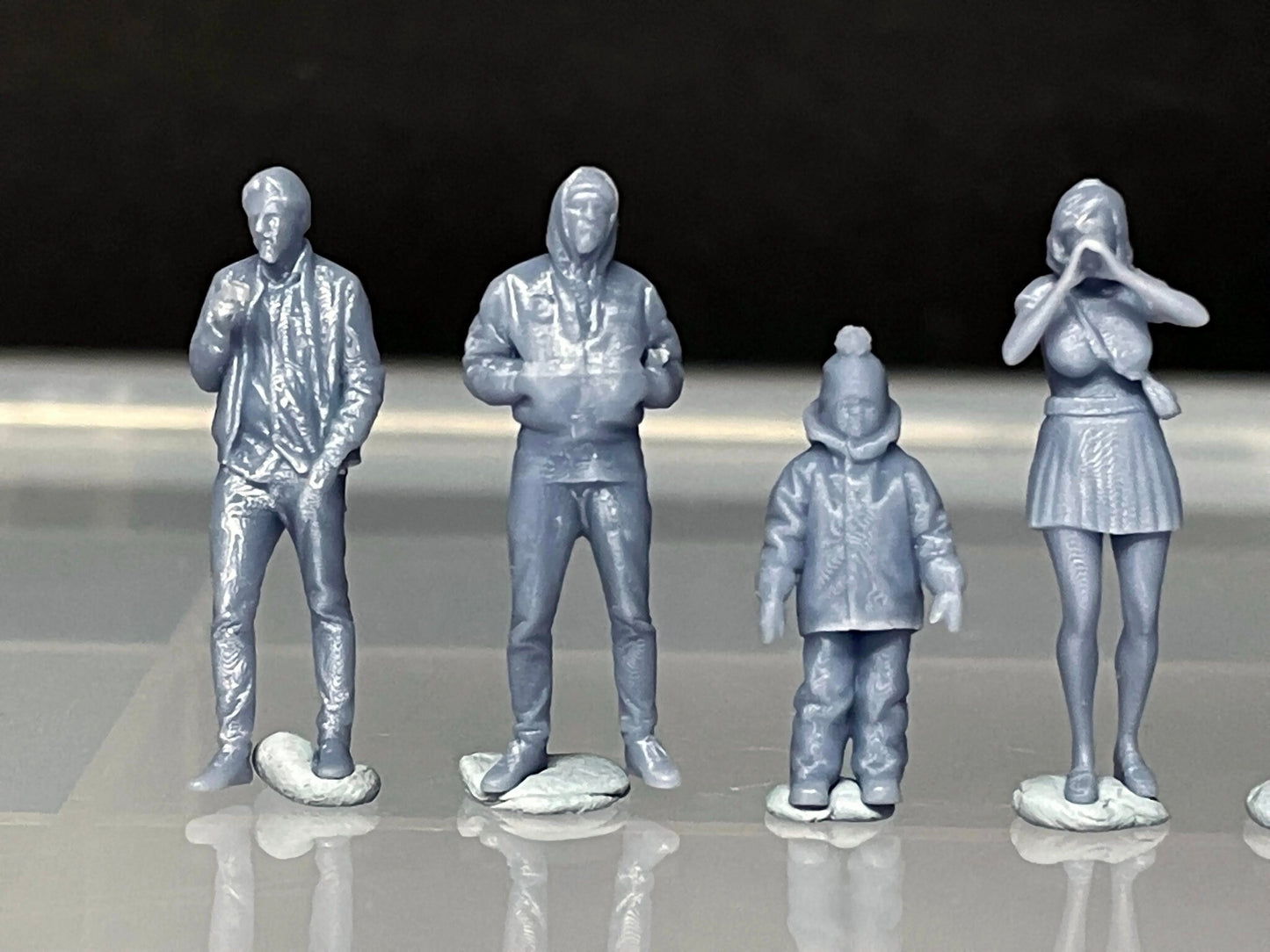 1:64 Miniature Human Figures - Resin / unpainted - great for Dioramas / Hot Wheels - Made in the USA GROUP 243 - Miniature Figures