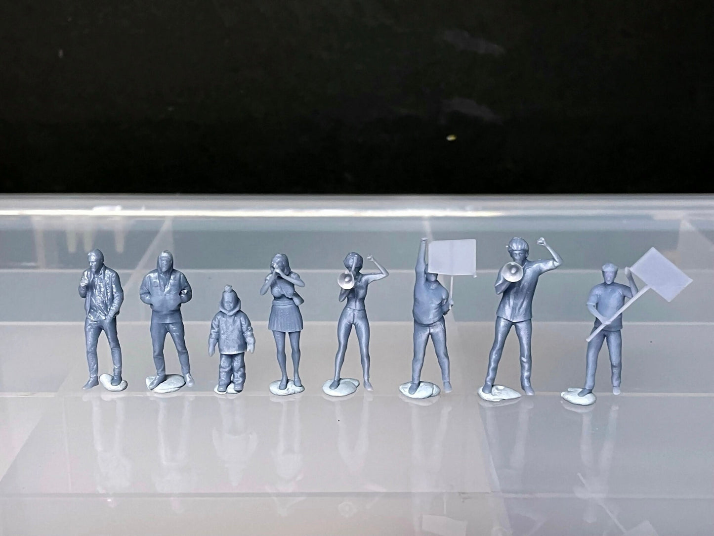 1:64 Miniature Human Figures - Resin / unpainted - great for Dioramas / Hot Wheels - Made in the USA GROUP 243 - Miniature Figures