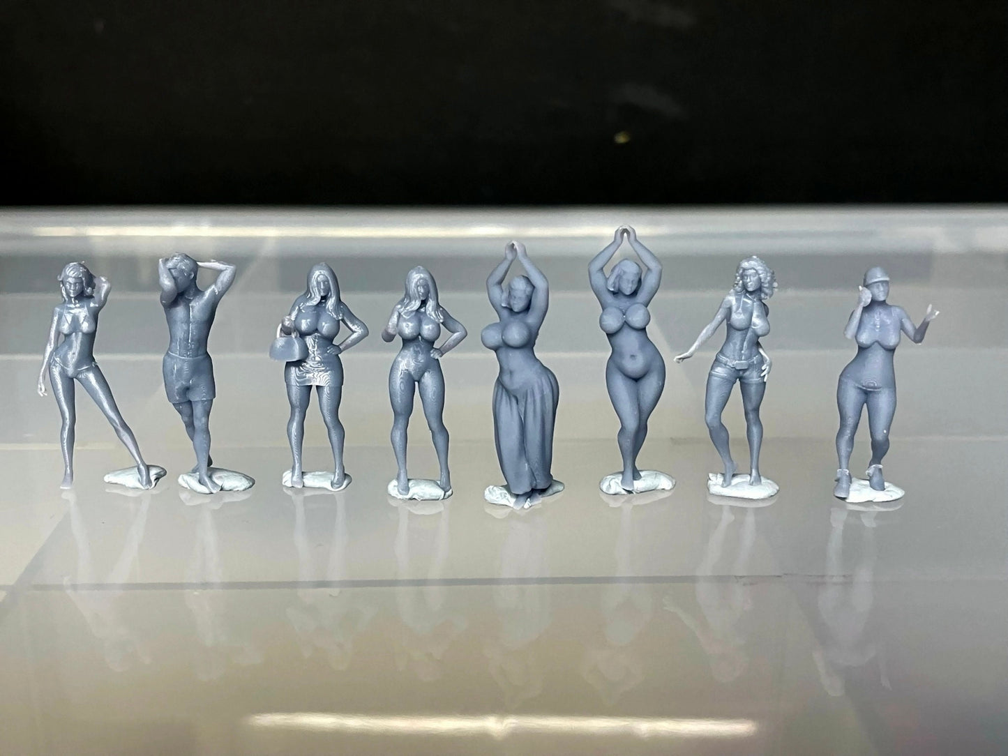 1:64 Miniature Human Figures - Resin / unpainted - great for Dioramas / Hot Wheels - Made in the USA GROUP 247 - Miniature Figures