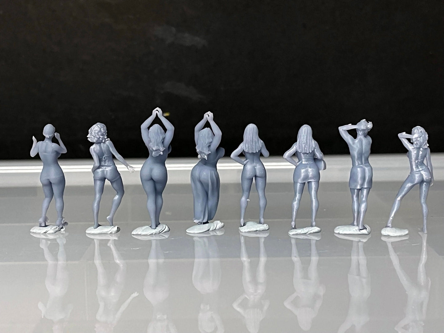 1:64 Miniature Human Figures - Resin / unpainted - great for Dioramas / Hot Wheels - Made in the USA GROUP 247 - Miniature Figures