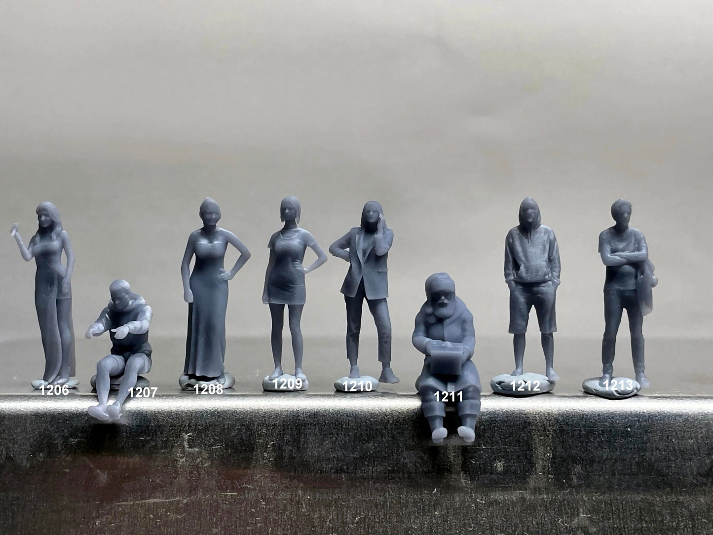 1:64 Miniature Human Figures - Resin / unpainted - great for Dioramas / Hot Wheels - Made in the USA GROUP 249 - Miniature Figures