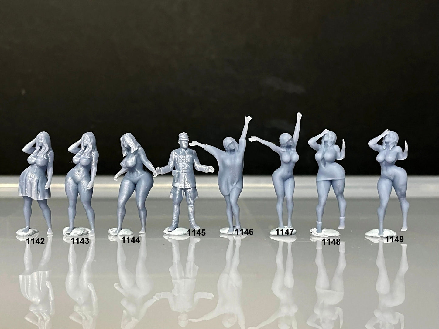 1:64 Miniature Human Figures - Resin / unpainted - great for Dioramas / Hot Wheels - Made in the USA GROUP 241 - Miniature Figures