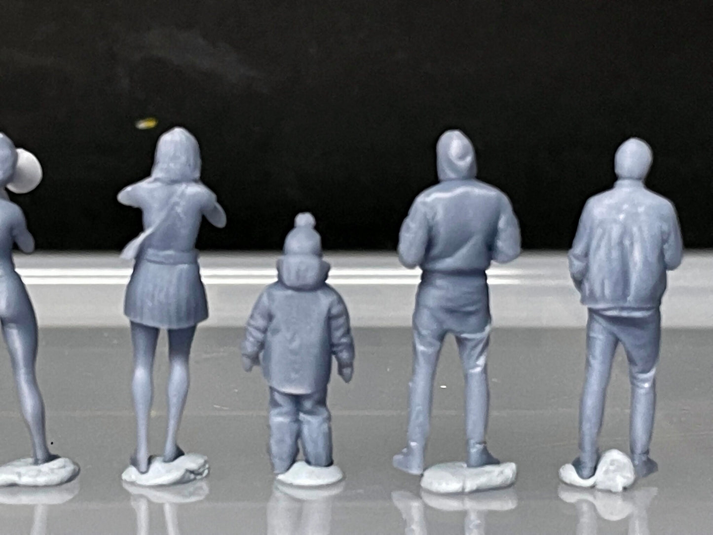 1:64 Miniature Human Figures - Resin / unpainted - great for Dioramas / Hot Wheels - Made in the USA GROUP 243 - Miniature Figures