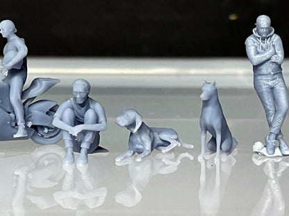 1:64 Miniature Human Figures - Resin / unpainted - great for Dioramas / Hot Wheels - Made in the USA GROUP 245 - Miniature Figures