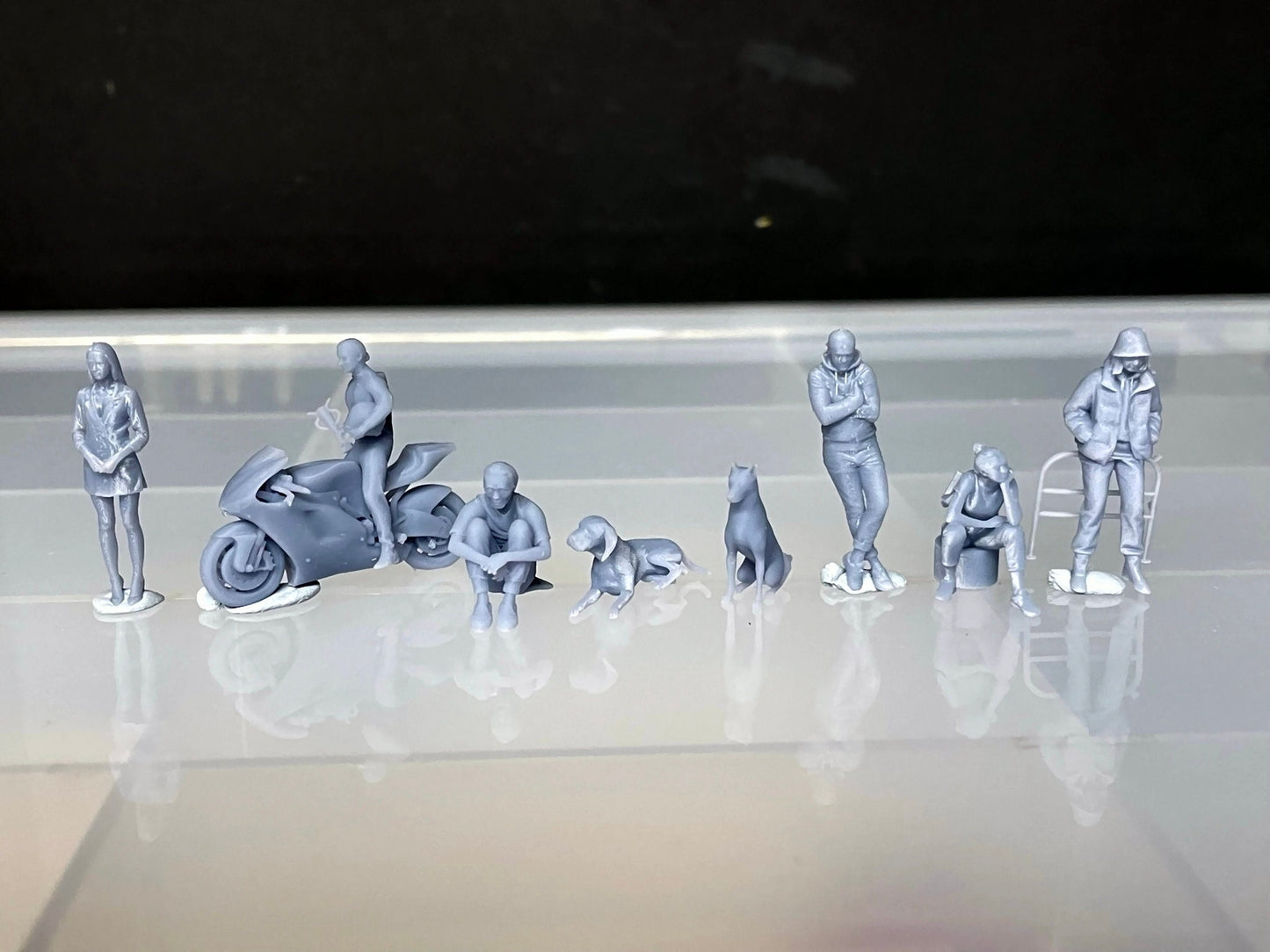 1:64 Miniature Human Figures - Resin / unpainted - great for Dioramas / Hot Wheels - Made in the USA GROUP 245 - Miniature Figures