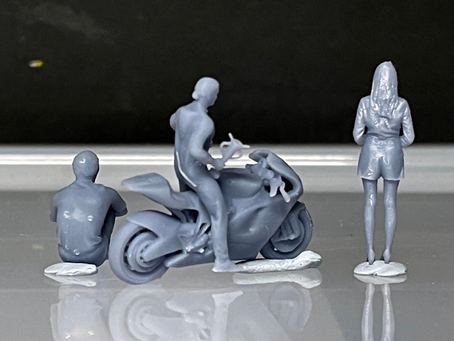 1:64 Miniature Human Figures - Resin / unpainted - great for Dioramas / Hot Wheels - Made in the USA GROUP 245 - Miniature Figures