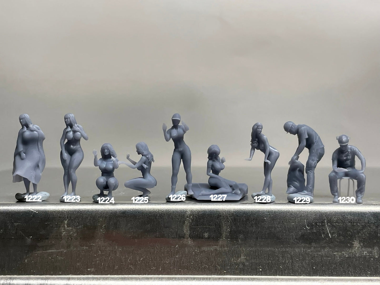 1:64 Miniature Human Figures - Resin / unpainted - great for Dioramas / Hot Wheels - Made in the USA GROUP 251 - Miniature Figures