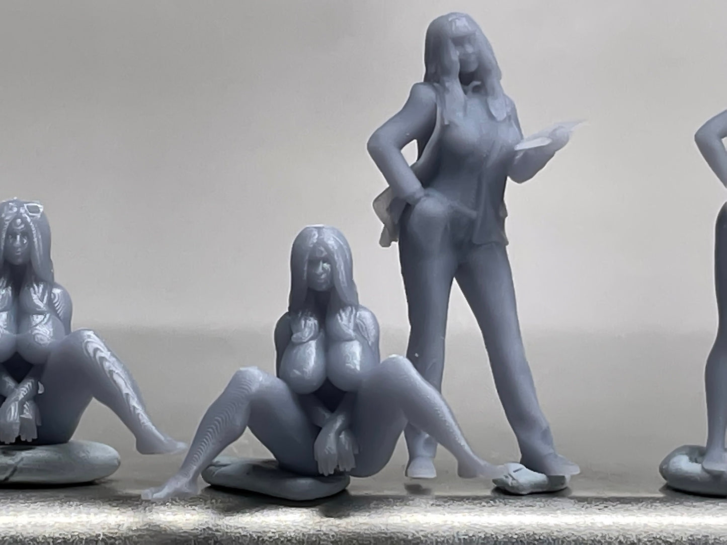 1:64 Miniature Human Figures - Resin / unpainted - great for Dioramas / Hot Wheels - Made in the USA GROUP 252 - Miniature Figures