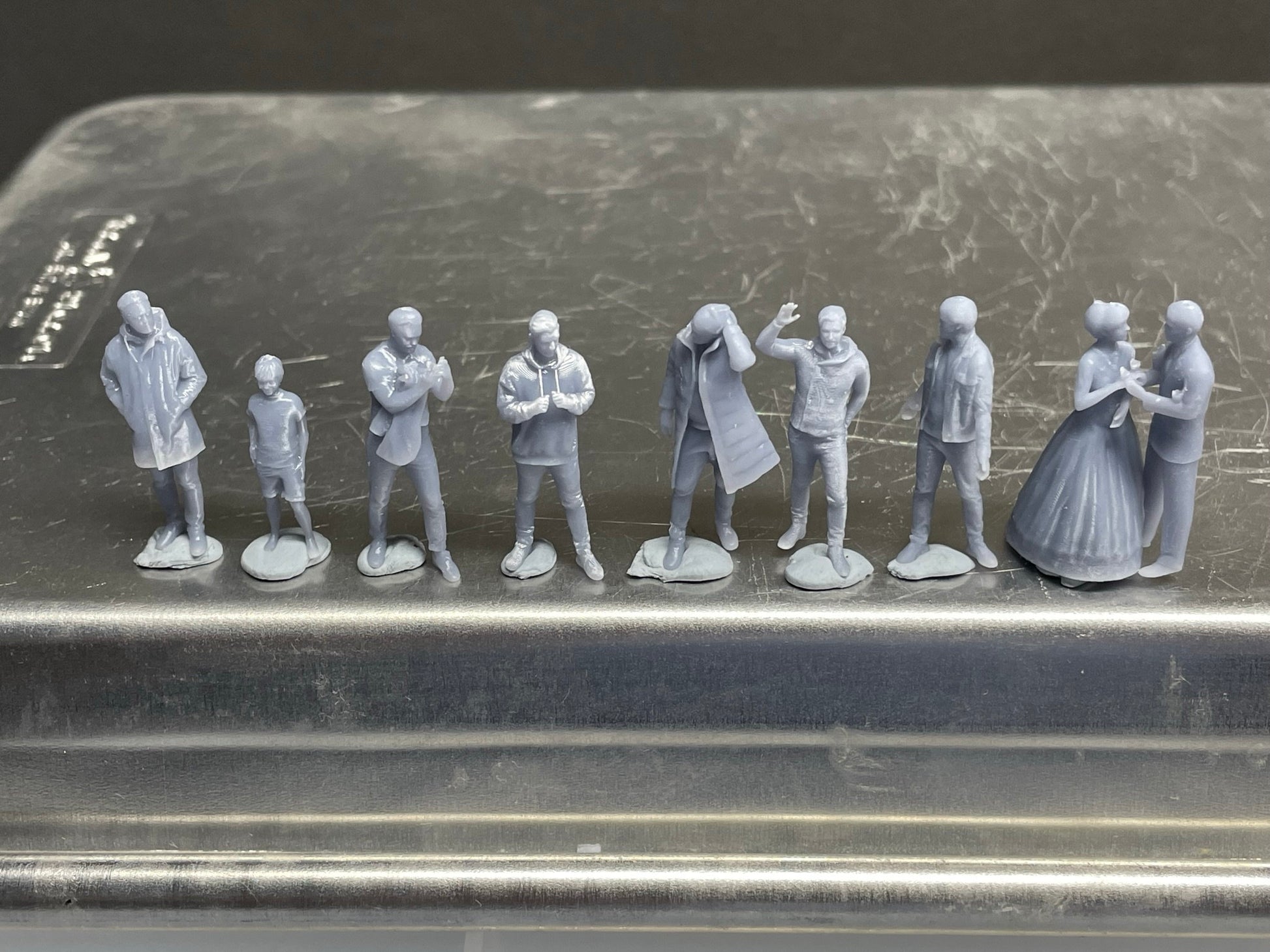 1:64 Miniature Human Figures - Resin / unpainted - great for Dioramas / Hot Wheels - Made in the USA GROUP 268 - Miniature Figures