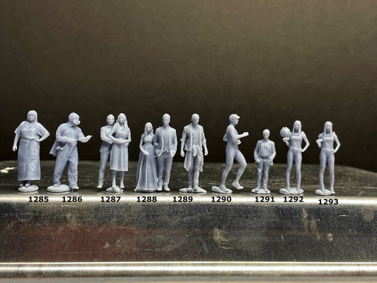 1:64 Miniature Human Figures - Resin / unpainted - great for Dioramas / Hot Wheels - Made in the USA GROUP 269 - Miniature Figures