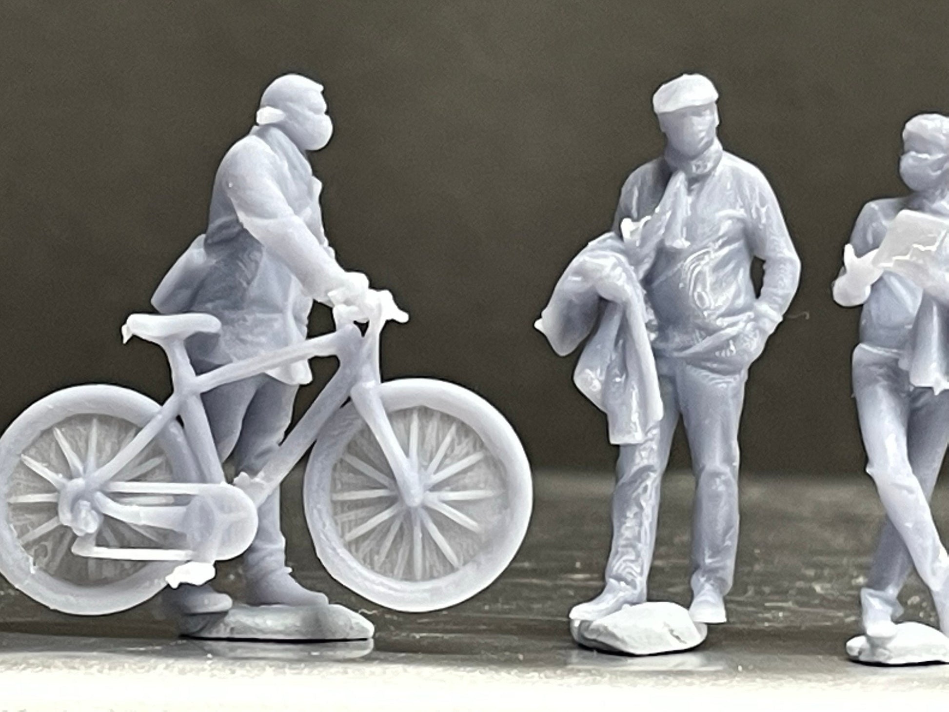 1:64 Miniature Human Figures - Resin / unpainted - great for Dioramas / Hot Wheels - Made in the USA GROUP 261 - Miniature Figures