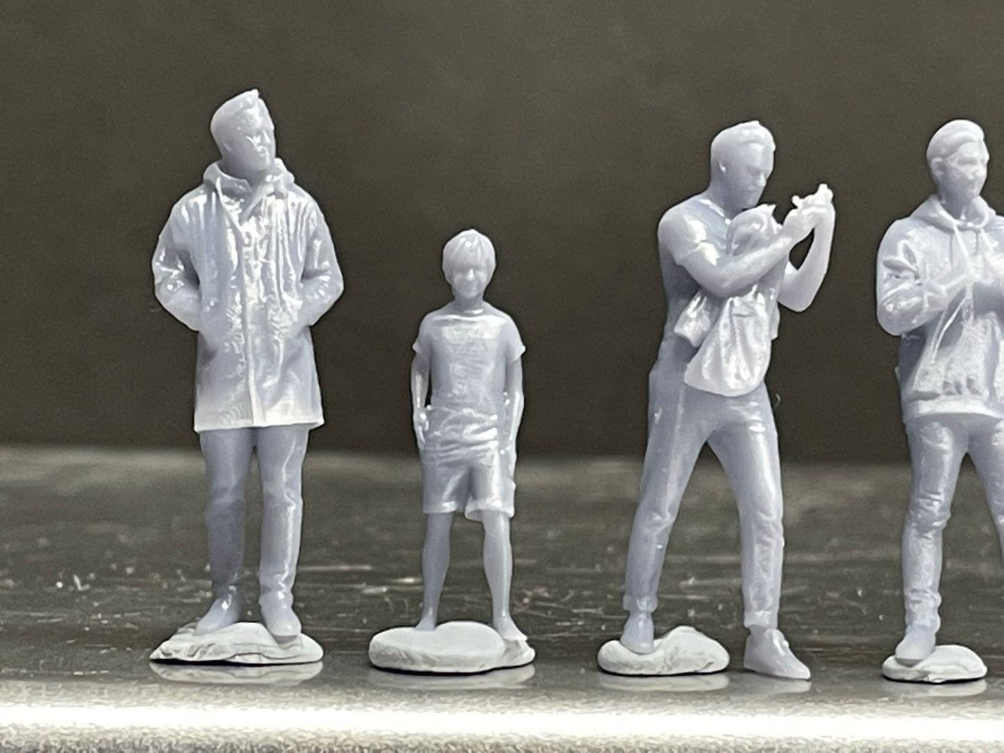 1:64 Miniature Human Figures - Resin / unpainted - great for Dioramas / Hot Wheels - Made in the USA GROUP 268 - Miniature Figures