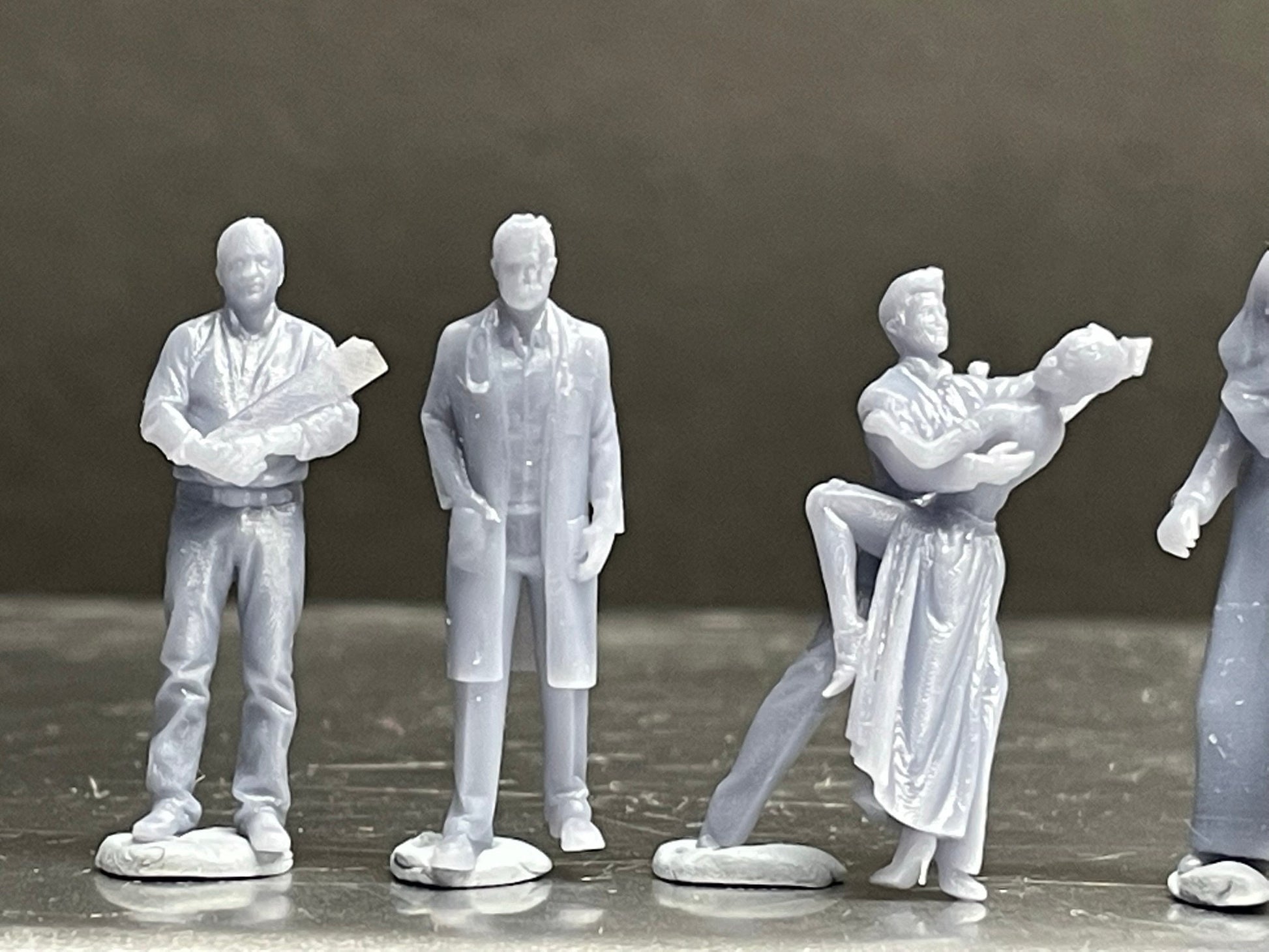 1:64 Miniature Human Figures - Resin / unpainted - great for Dioramas / Hot Wheels - Made in the USA GROUP 263 - Miniature Figures