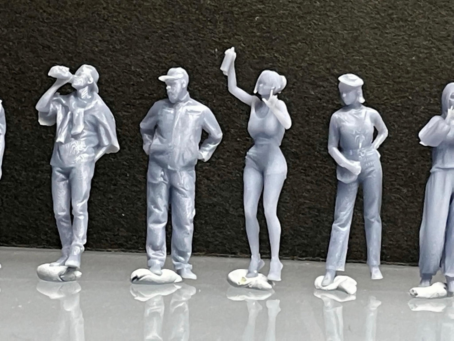 1:64 Miniature Human Figures - Resin / unpainted - great for Dioramas / Hot Wheels - Made in the USA GROUP 274 - Miniature Figures