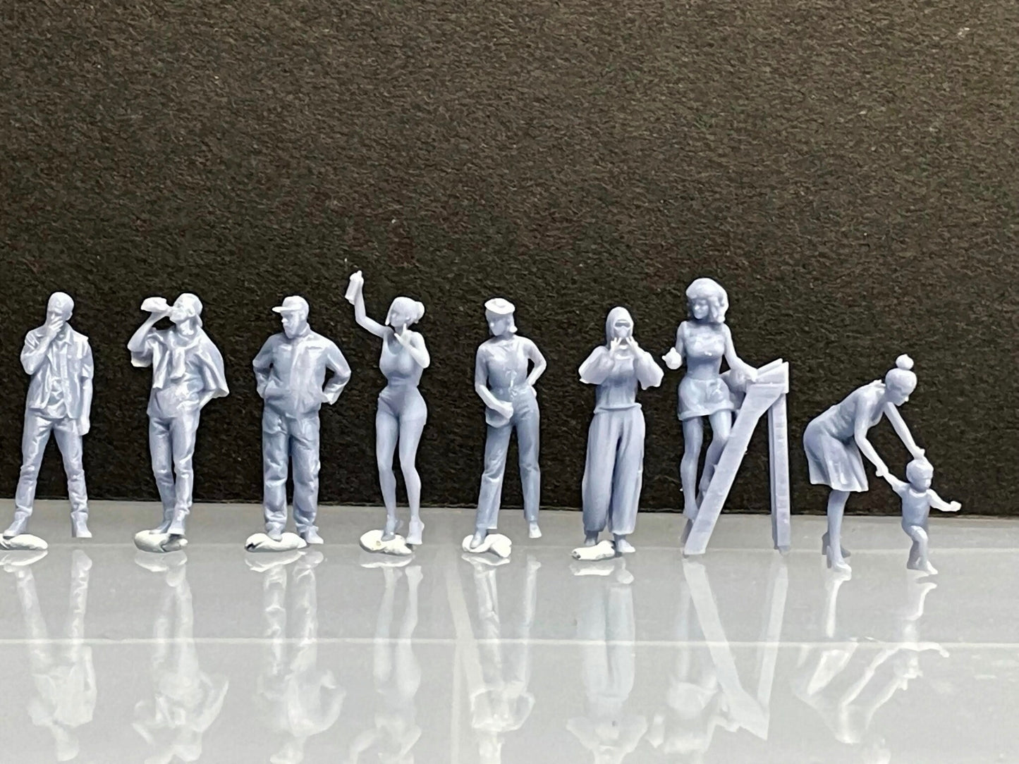 1:64 Miniature Human Figures - Resin / unpainted - great for Dioramas / Hot Wheels - Made in the USA GROUP 274 - Miniature Figures