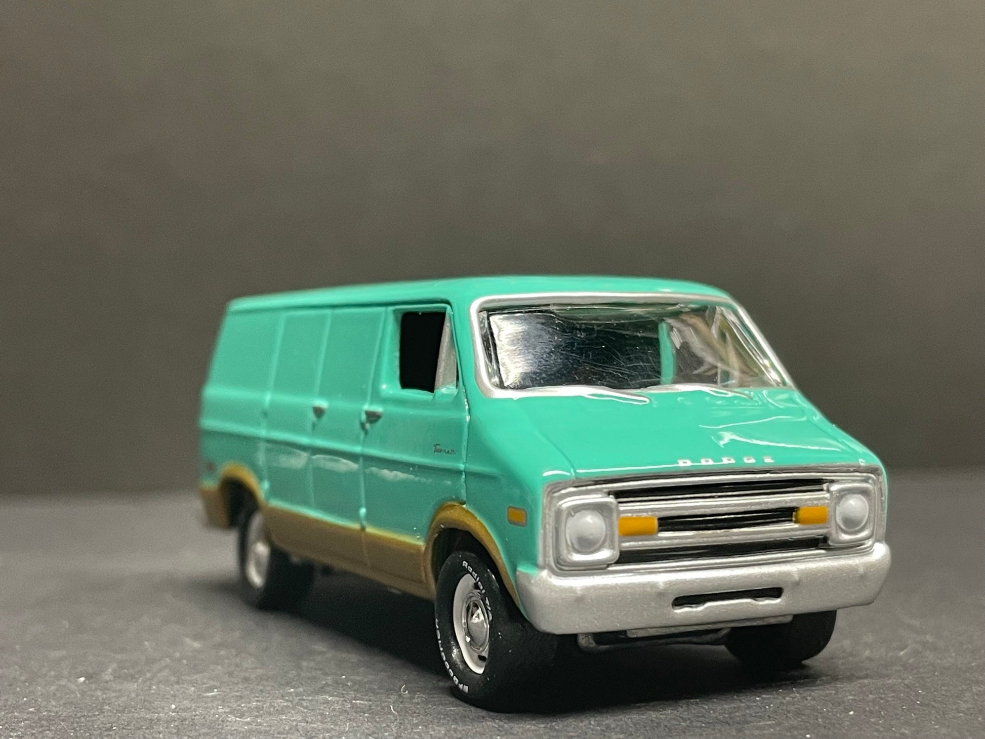 1-64 Scale / S-Scale 1976 Dodge Tradesman Van Mint Green - Great For Dioramas & Diecast Photography - Very Detailed