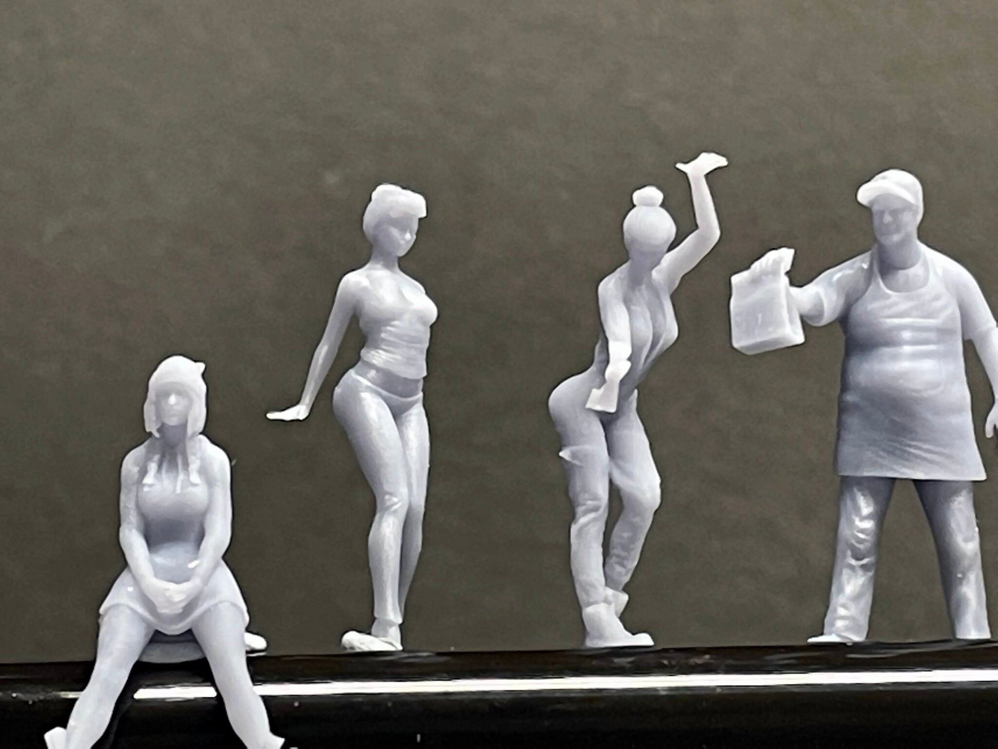 1:64 Miniature Human Figures - Resin / unpainted - great for Dioramas / Hot Wheels - Made in the USA GROUP 277 - Miniature Figures