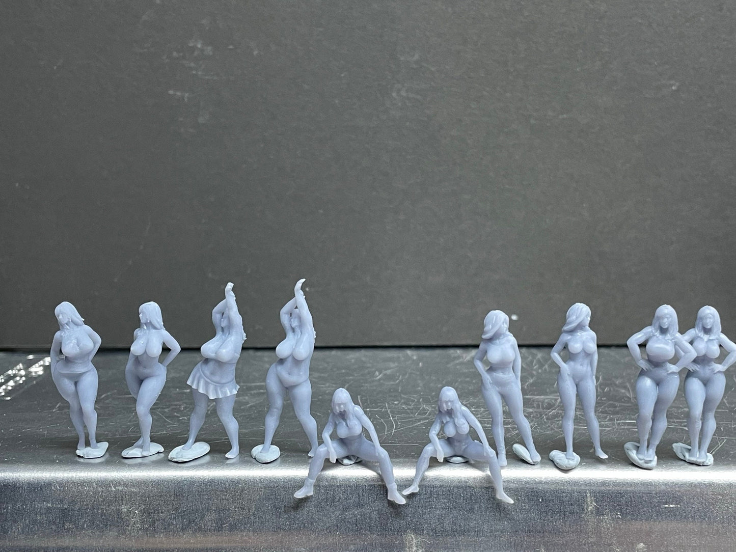 1:64 Miniature Human Figures - Resin / unpainted - great for Dioramas / Hot Wheels - Made in the USA GROUP 286 - Miniature Figures