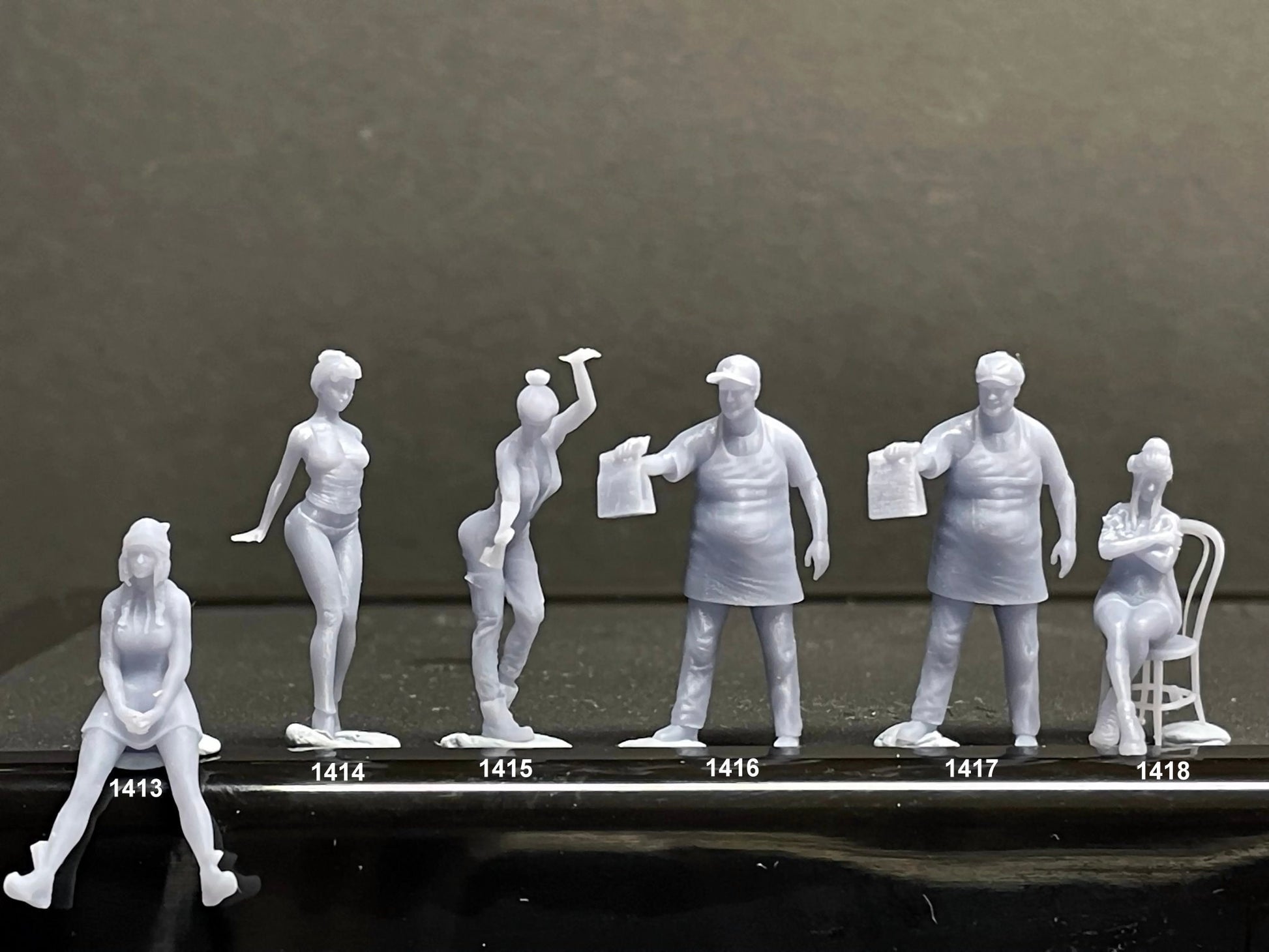 1:64 Miniature Human Figures - Resin / unpainted - great for Dioramas / Hot Wheels - Made in the USA GROUP 277 - Miniature Figures