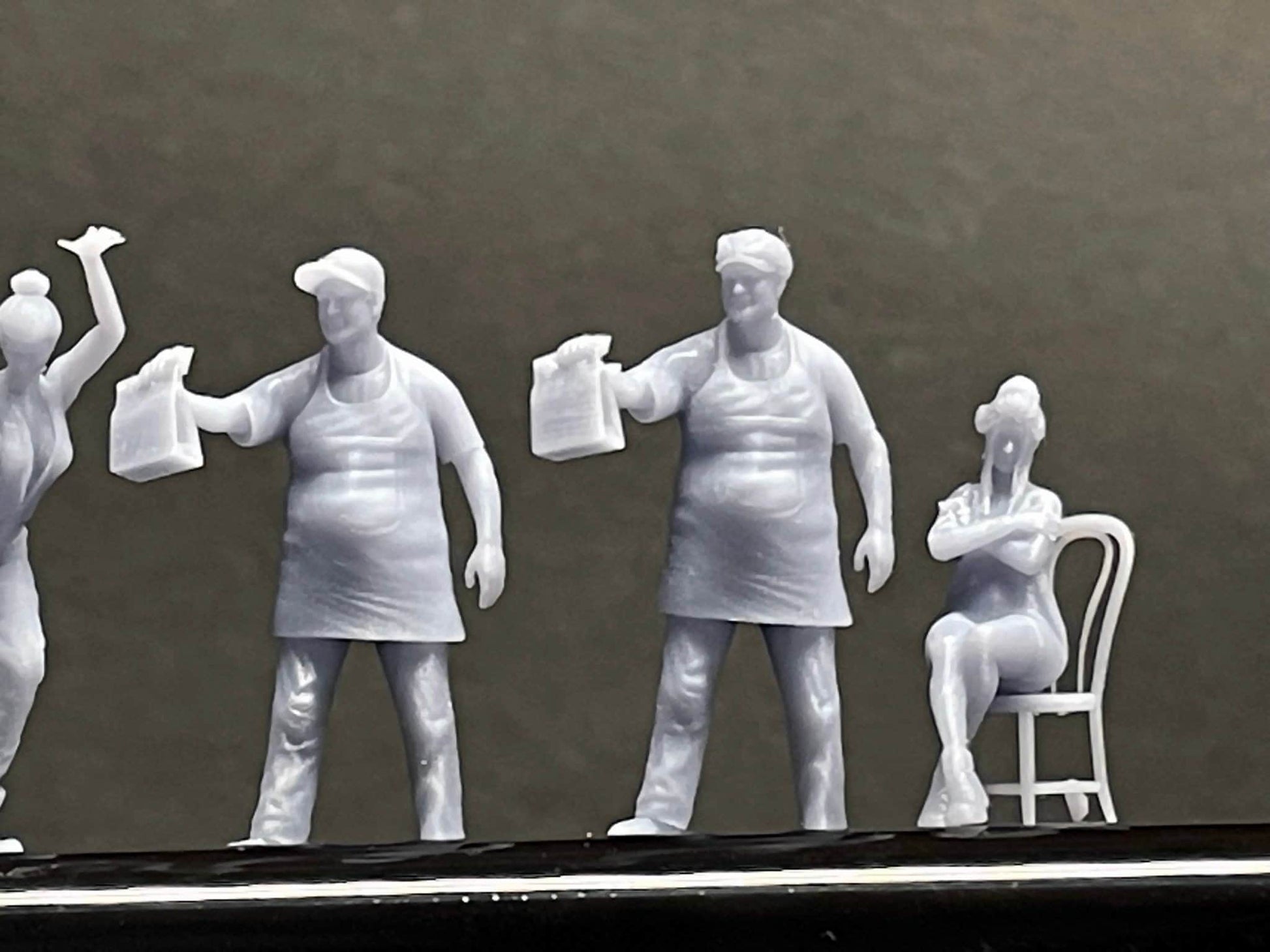 1:64 Miniature Human Figures - Resin / unpainted - great for Dioramas / Hot Wheels - Made in the USA GROUP 277 - Miniature Figures