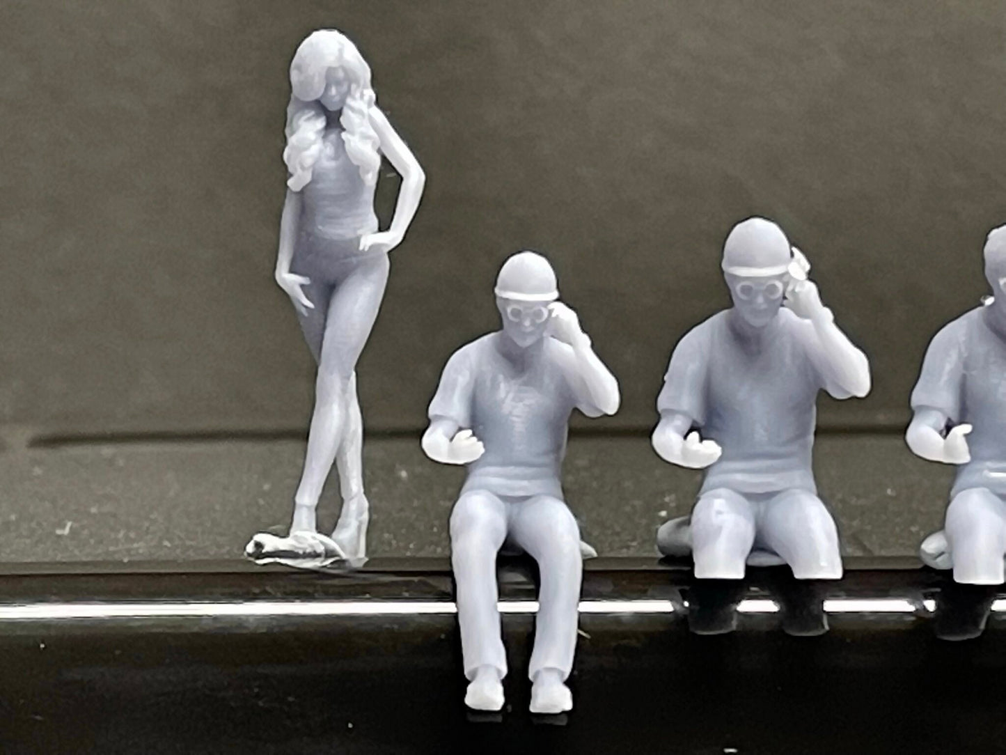 1:64 Miniature Human Figures - Resin / unpainted - great for Dioramas / Hot Wheels - Made in the USA GROUP 279 - Miniature Figures