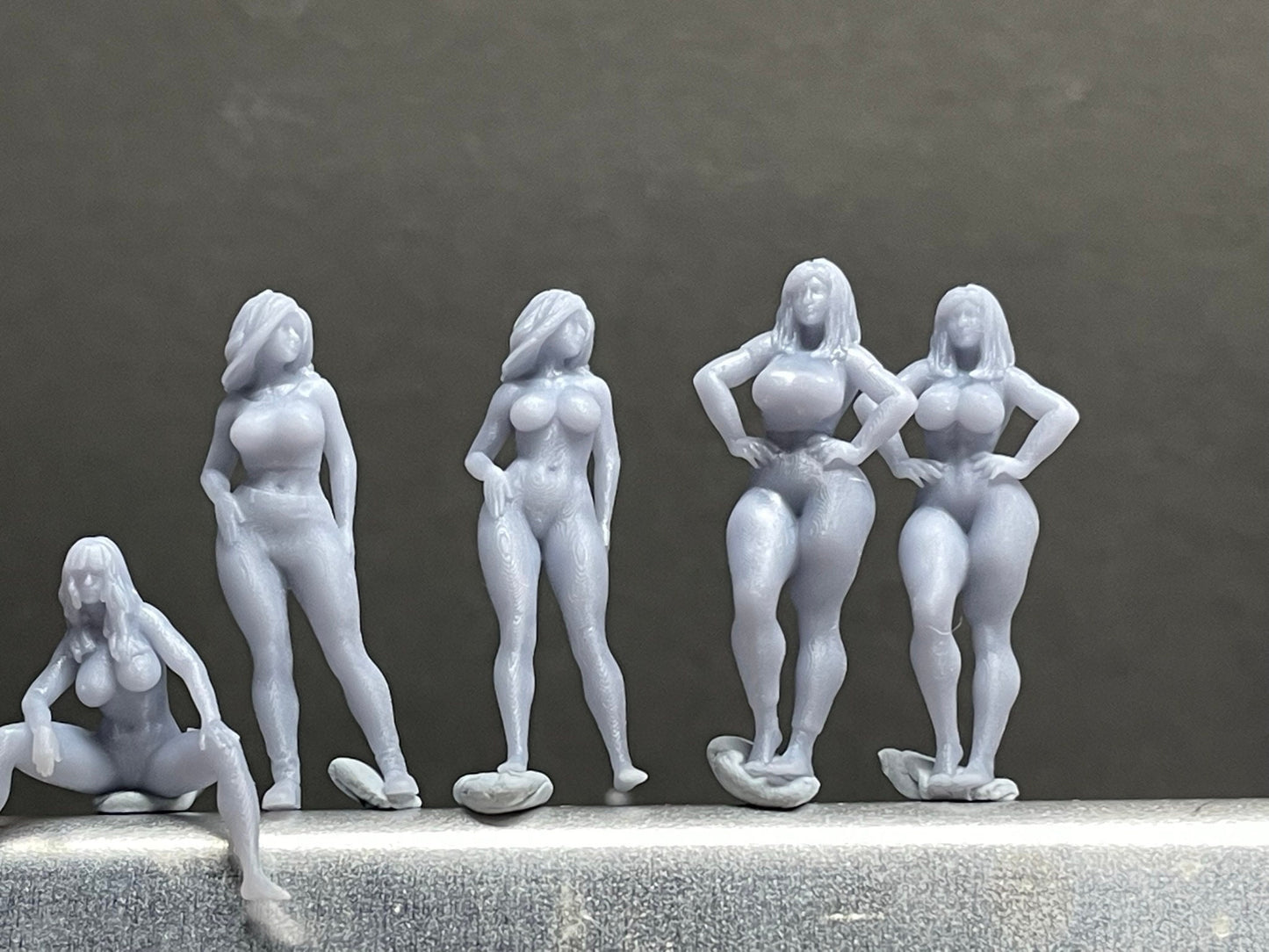 1:64 Miniature Human Figures - Resin / unpainted - great for Dioramas / Hot Wheels - Made in the USA GROUP 286 - Miniature Figures