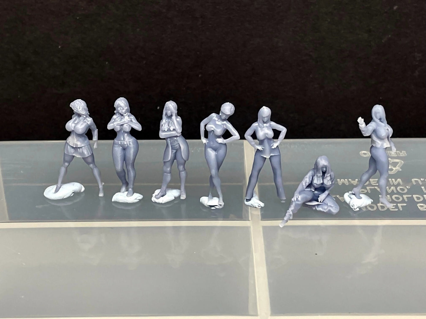 1:64 Miniature Human Figures - Resin / unpainted - great for Dioramas / Hot Wheels - Made in the USA GROUP 317 - Miniature Figures