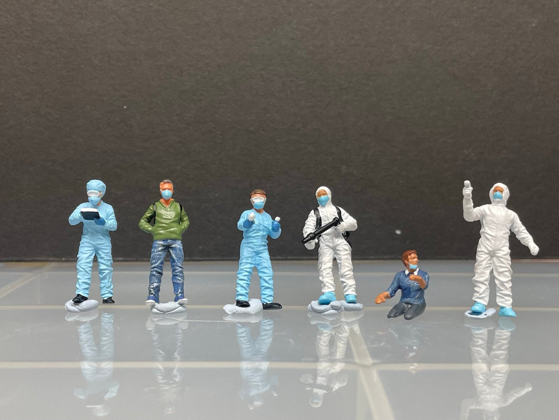 1:64 Miniature Human Figures - Diecast Metal - great for Dioramas / Hot Wheels -Hazmat Crew SET - Miniature Figures