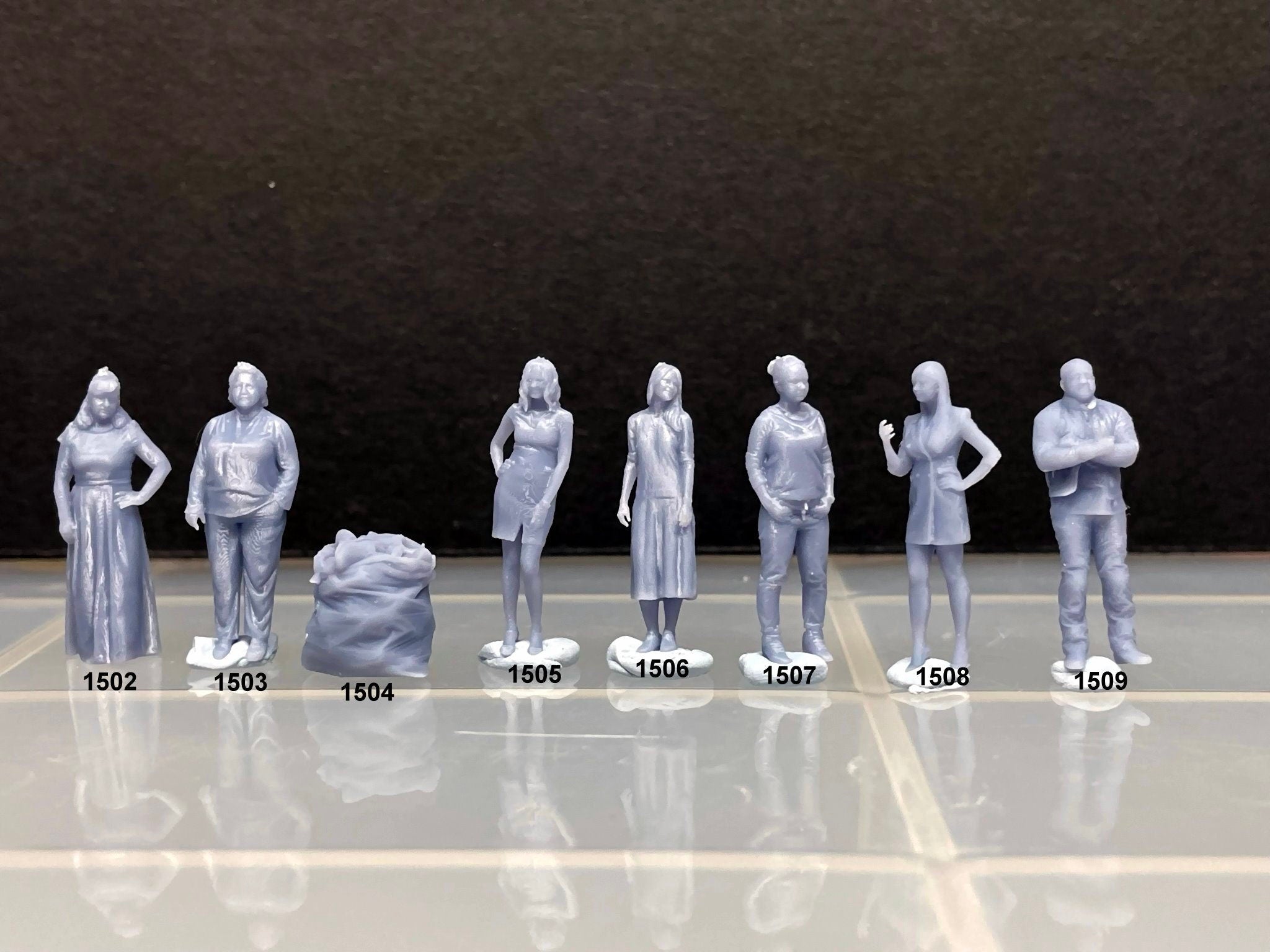 Single Mini Human 1:64 Miniature Human Figures - Resin / unpainted - great for Dioramas ...
