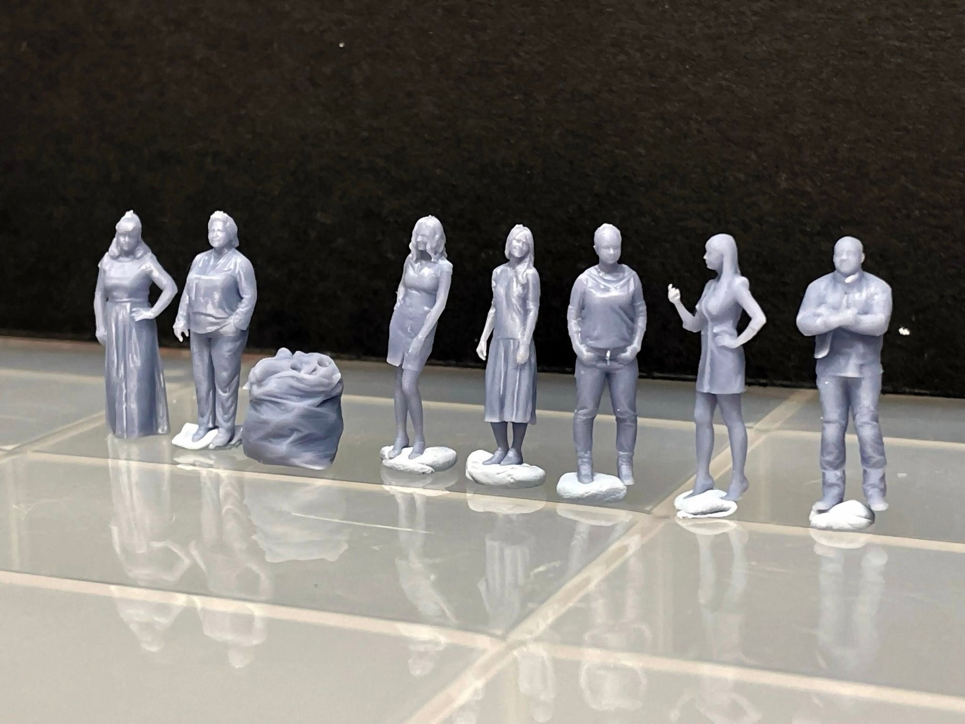 1:64 Miniature Human Figures - Resin / unpainted - great for Dioramas / Hot Wheels - Made in the USA GROUP 320 - Miniature Figures