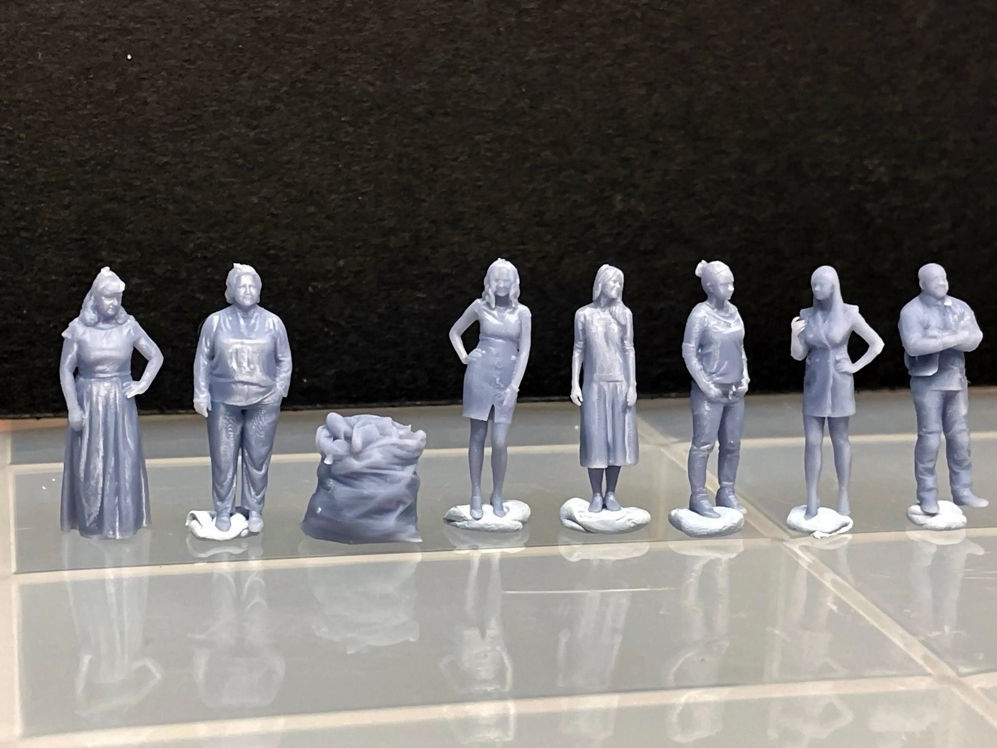 1:64 Miniature Human Figures - Resin / unpainted - great for Dioramas / Hot Wheels - Made in the USA GROUP 320 - Miniature Figures