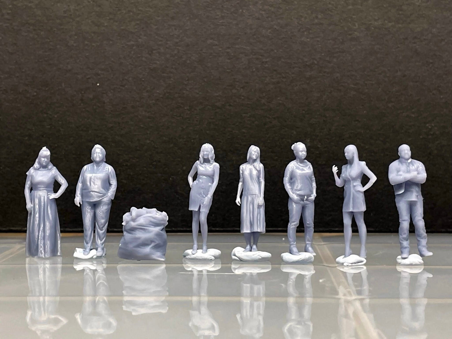 1:64 Miniature Human Figures - Resin / unpainted - great for Dioramas / Hot Wheels - Made in the USA GROUP 320 - Miniature Figures