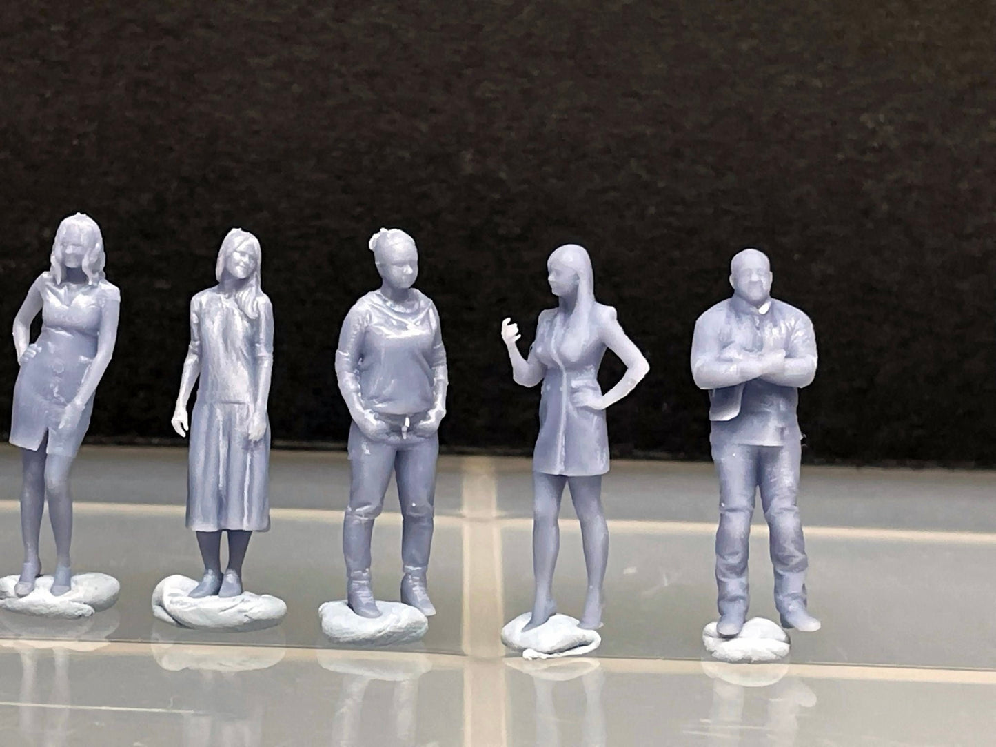 1:64 Miniature Human Figures - Resin / unpainted - great for Dioramas / Hot Wheels - Made in the USA GROUP 320 - Miniature Figures