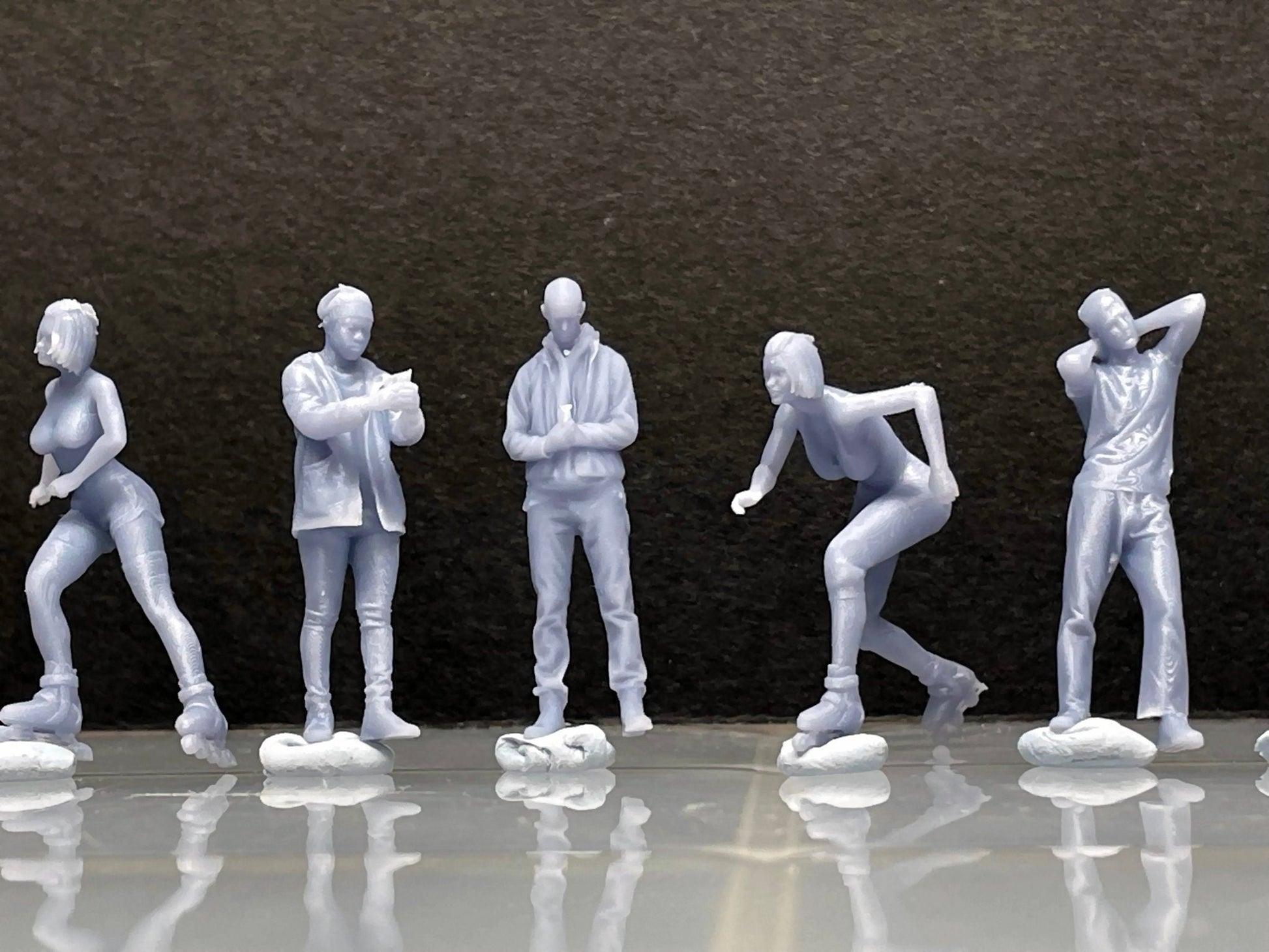 1:64 Miniature Human Figures - Resin / unpainted - great for Dioramas / Hot Wheels - Made in the USA GROUP 294 - Miniature Figures