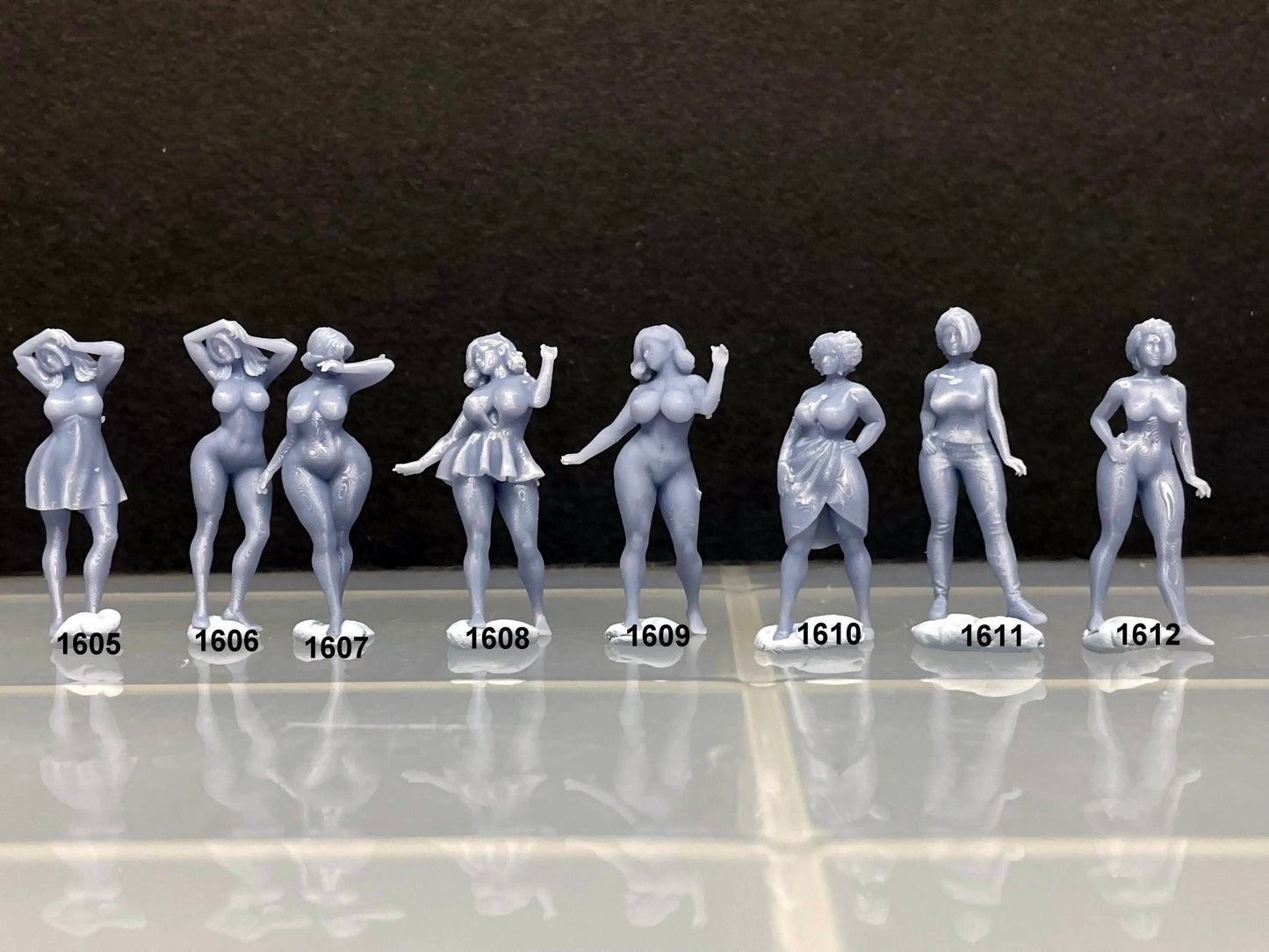 1:64 Miniature Human Figures - Resin / unpainted - great for Dioramas / Hot Wheels - Made in the USA GROUP 299 - Miniature Figures