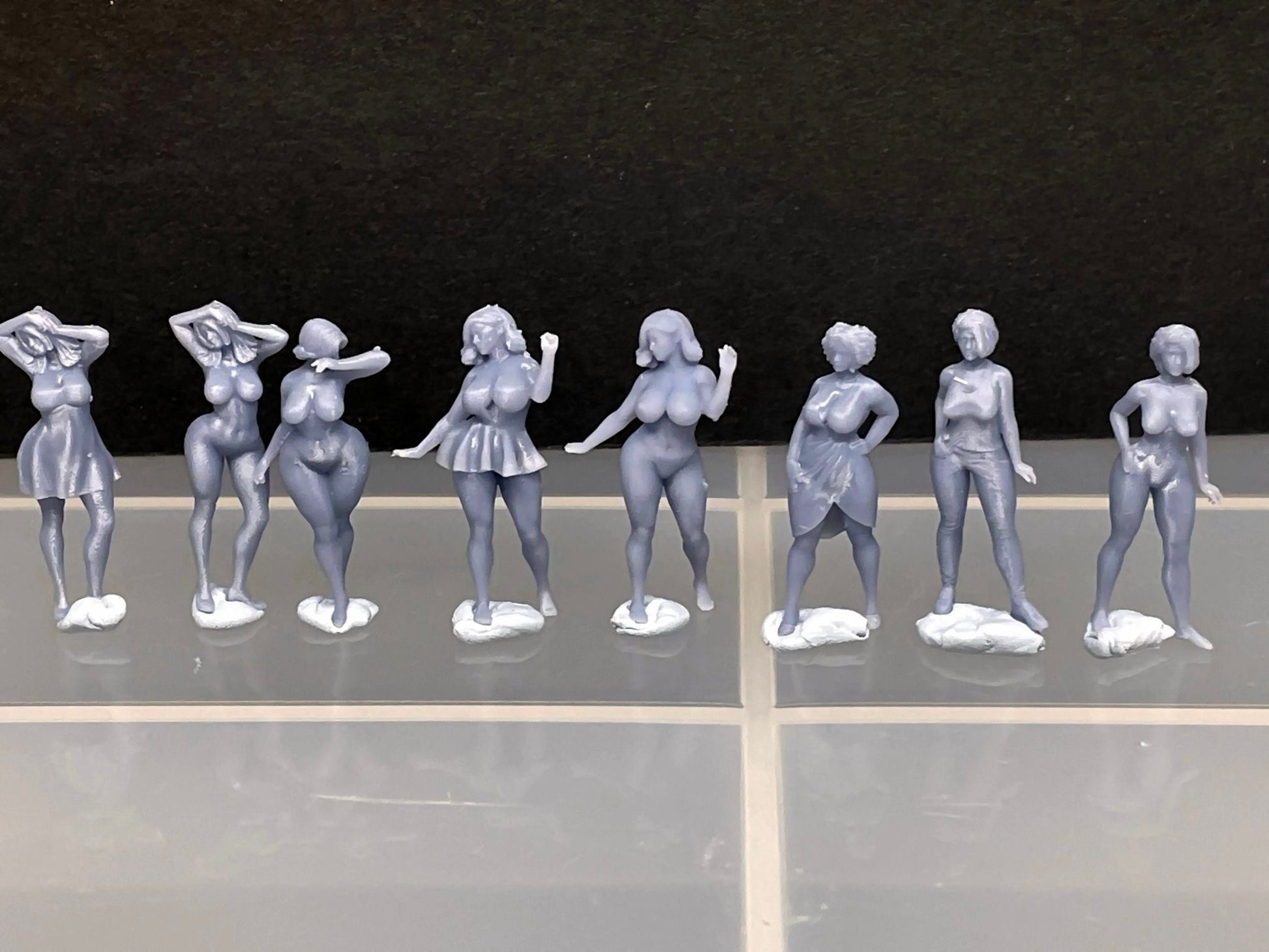 1:64 Miniature Human Figures - Resin / unpainted - great for Dioramas / Hot Wheels - Made in the USA GROUP 299 - Miniature Figures