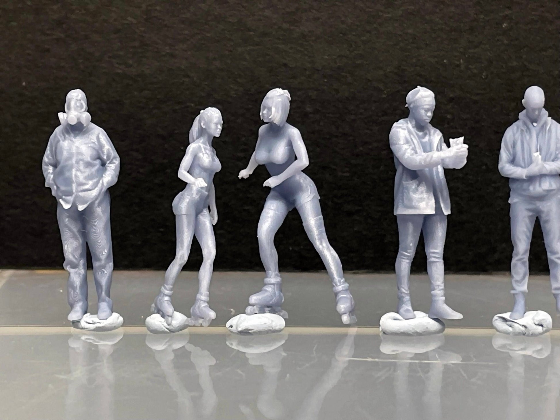 1:64 Miniature Human Figures - Resin / unpainted - great for Dioramas / Hot Wheels - Made in the USA GROUP 294 - Miniature Figures