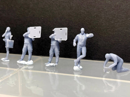 1:64 Miniature Human Figures - Resin / unpainted - great for Dioramas / Hot Wheels - Made in the USA GROUP 295 - Miniature Figures