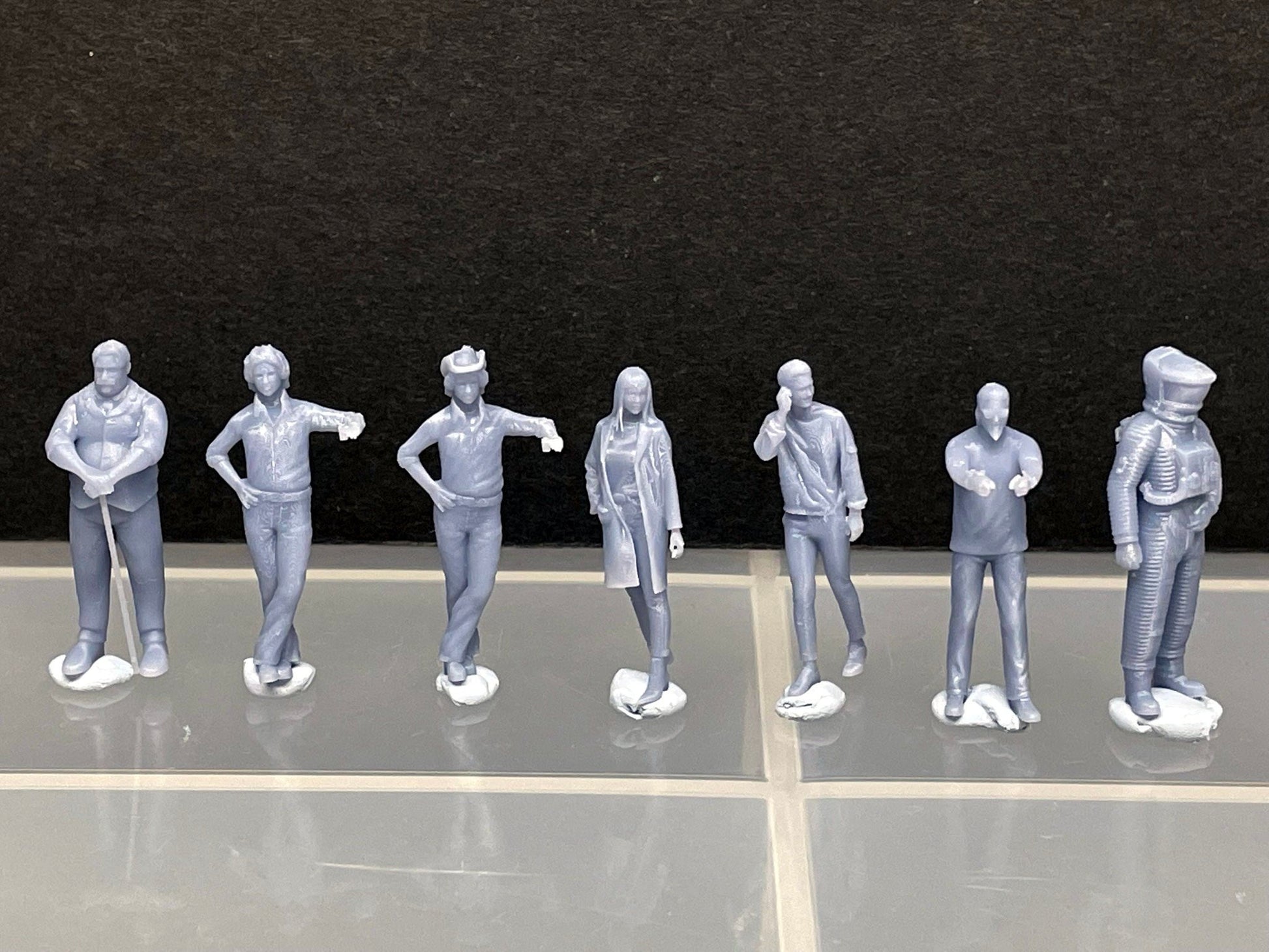 1:64 Miniature Human Figures - Resin / unpainted - great for Dioramas / Hot Wheels - Made in the USA GROUP 296 - Miniature Figures