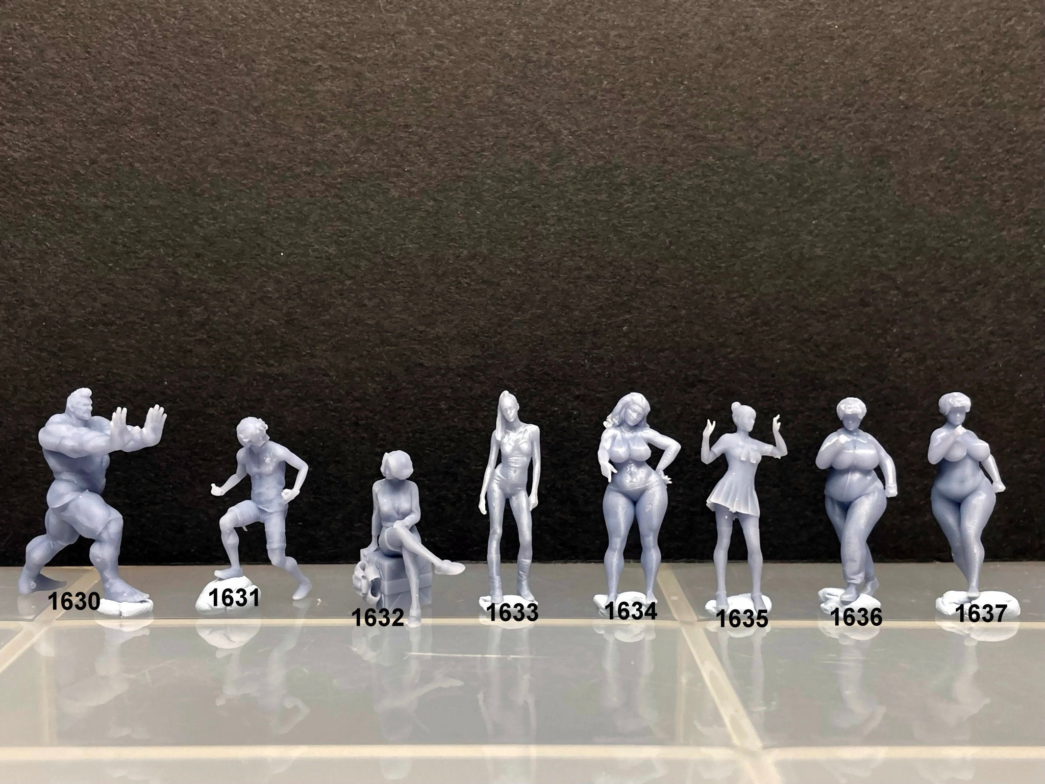 Single Mini Human 1:64 Miniature Human Figures - Resin / unpainted - great for Dioramas ...
