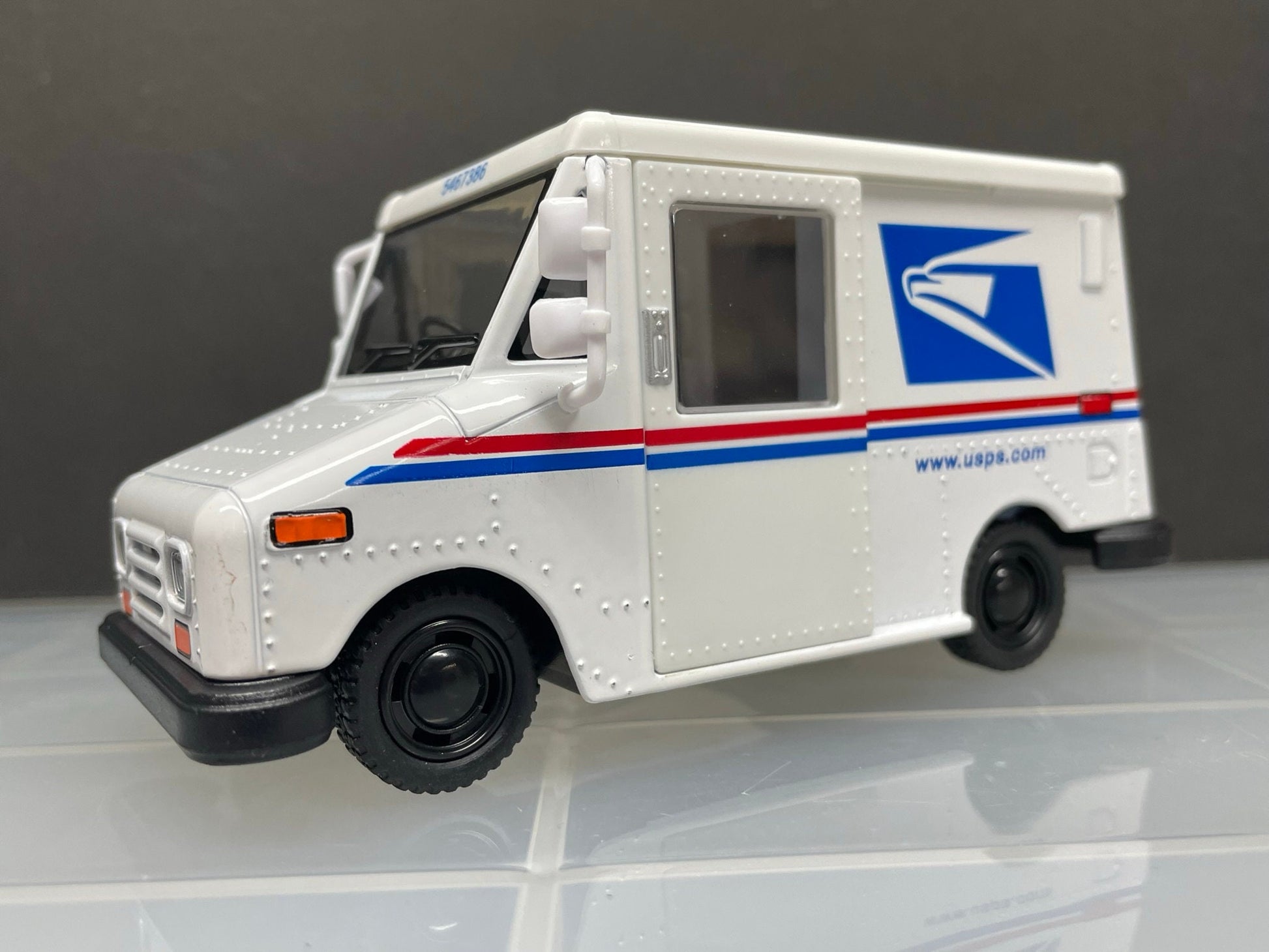 1:36 Under 5" USPS LLV Mail Delivery Truck - Great For Dioramas & Diecast Photography - Very Detailed