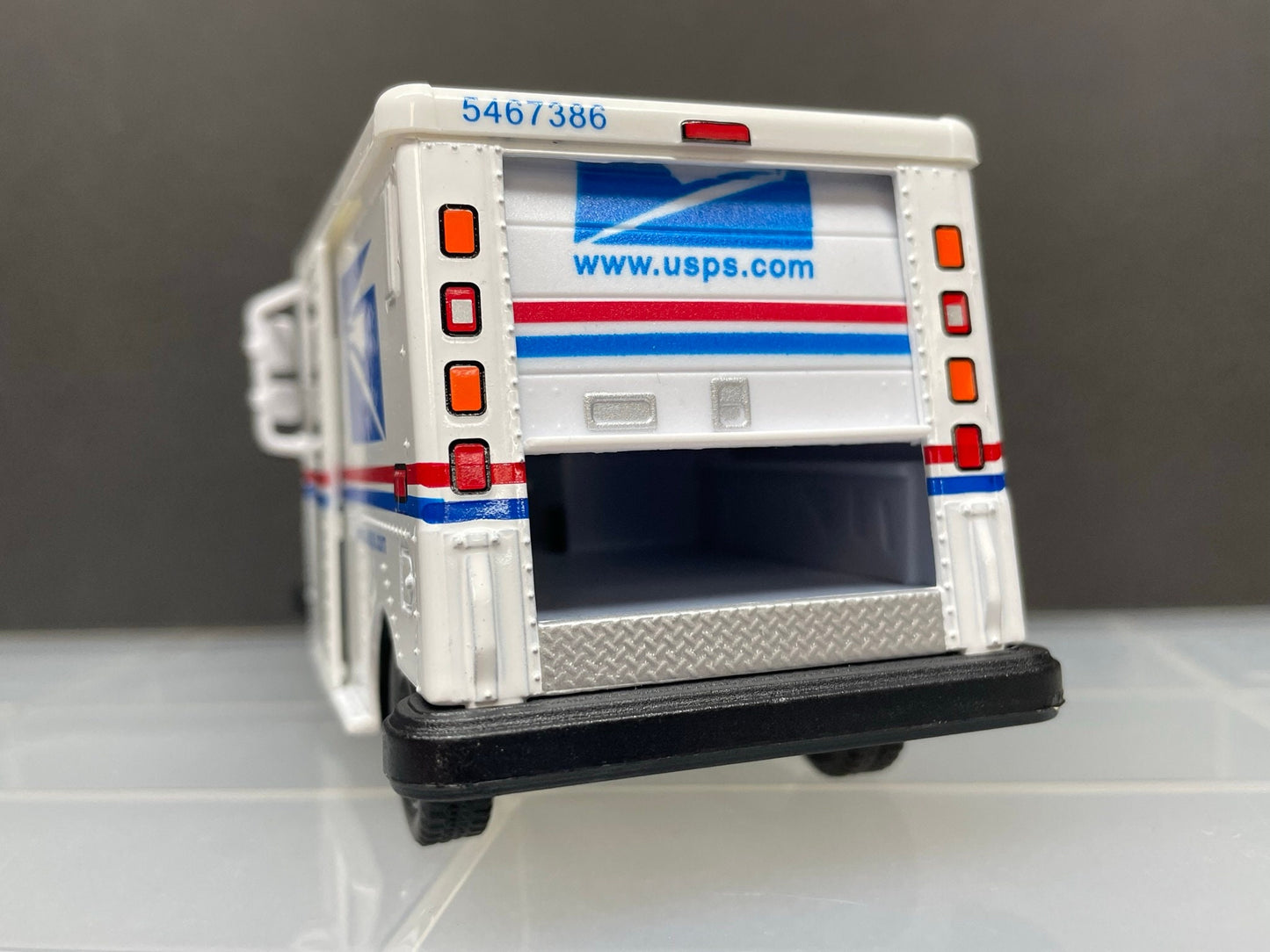 1:36 Under 5" USPS LLV Mail Delivery Truck - Great For Dioramas & Diecast Photography - Very Detailed