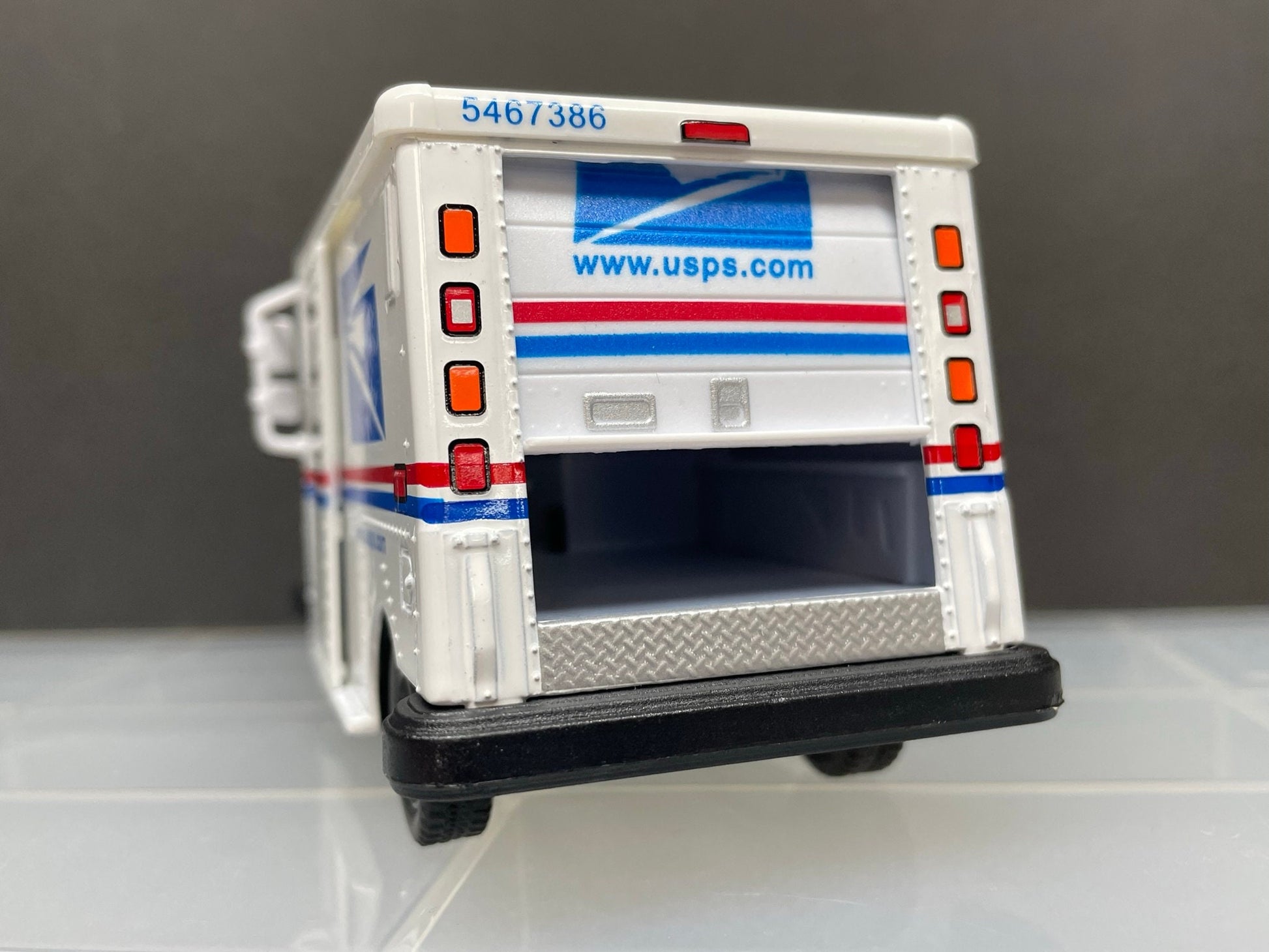 1:36 Under 5" USPS LLV Mail Delivery Truck - Great For Dioramas & Diecast Photography - Very Detailed