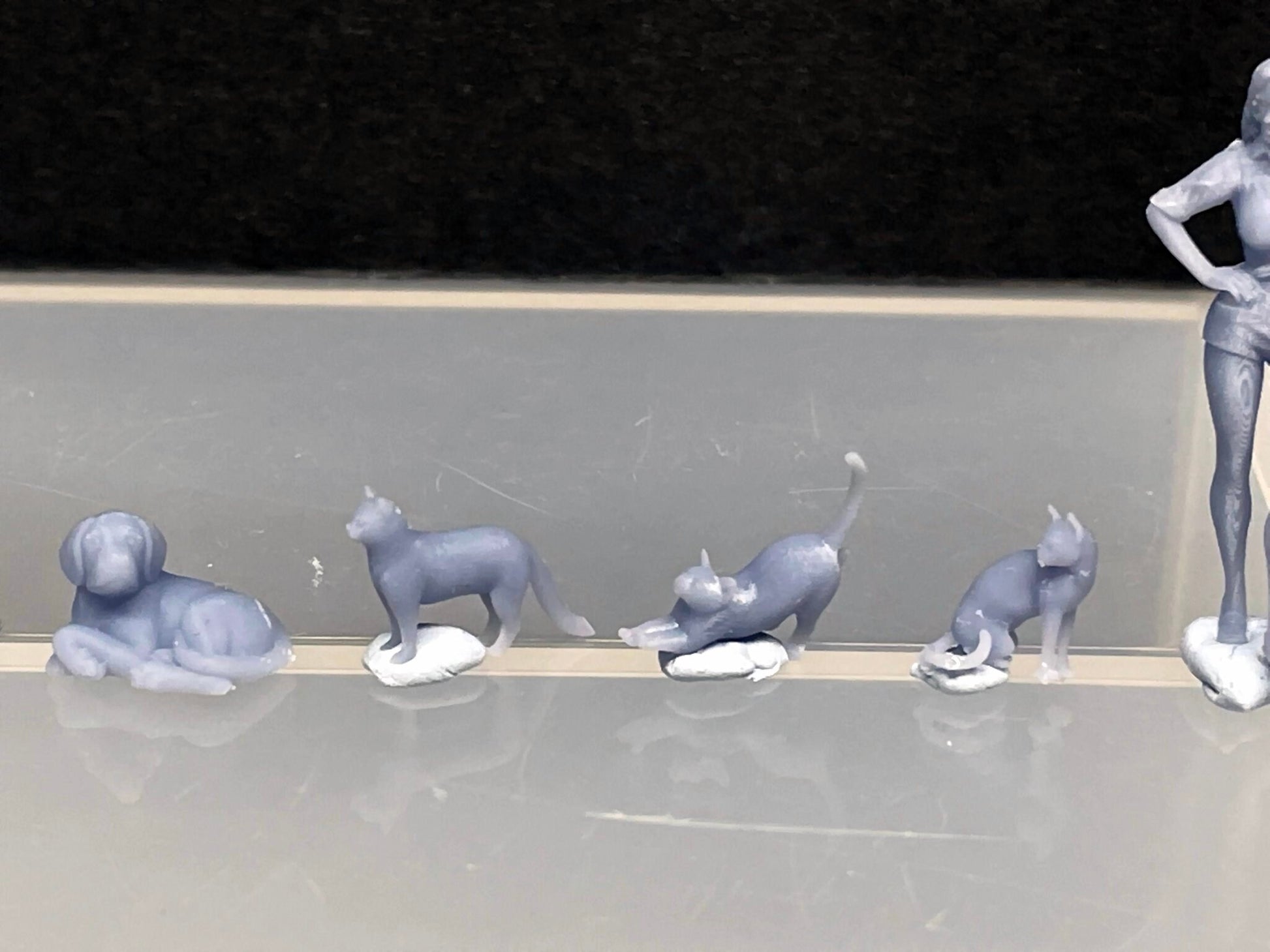 1:64 Miniature Human Figures - Resin / unpainted - great for Dioramas / Hot Wheels - Made in the USA GROUP 303 - Miniature 1.10