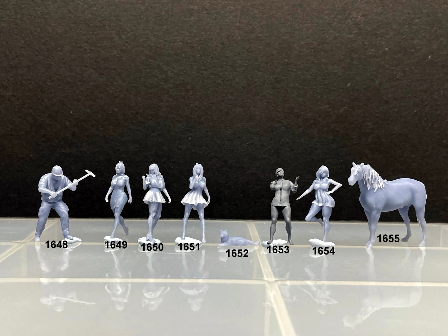 1:64 Miniature Human Figures - Resin / unpainted - great for Dioramas / Hot Wheels - Made in the USA GROUP 304 - Miniature