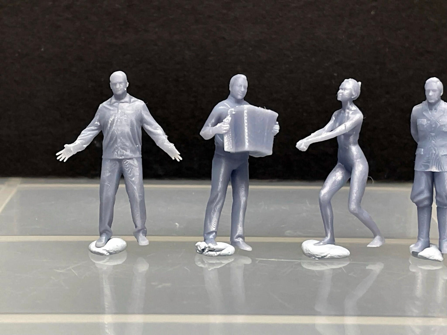 1:64 Miniature Human Figures - Resin / unpainted - great for Dioramas / Hot Wheels - Made in the USA GROUP 308 - Miniature 1.10 Inches