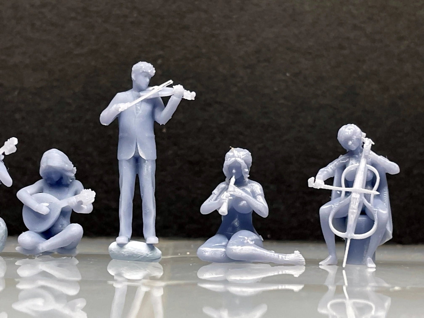 1:64 Miniature Human Figures - Resin / unpainted - great for Dioramas / Hot Wheels - Made in the USA Musicians - Miniature 1.10"