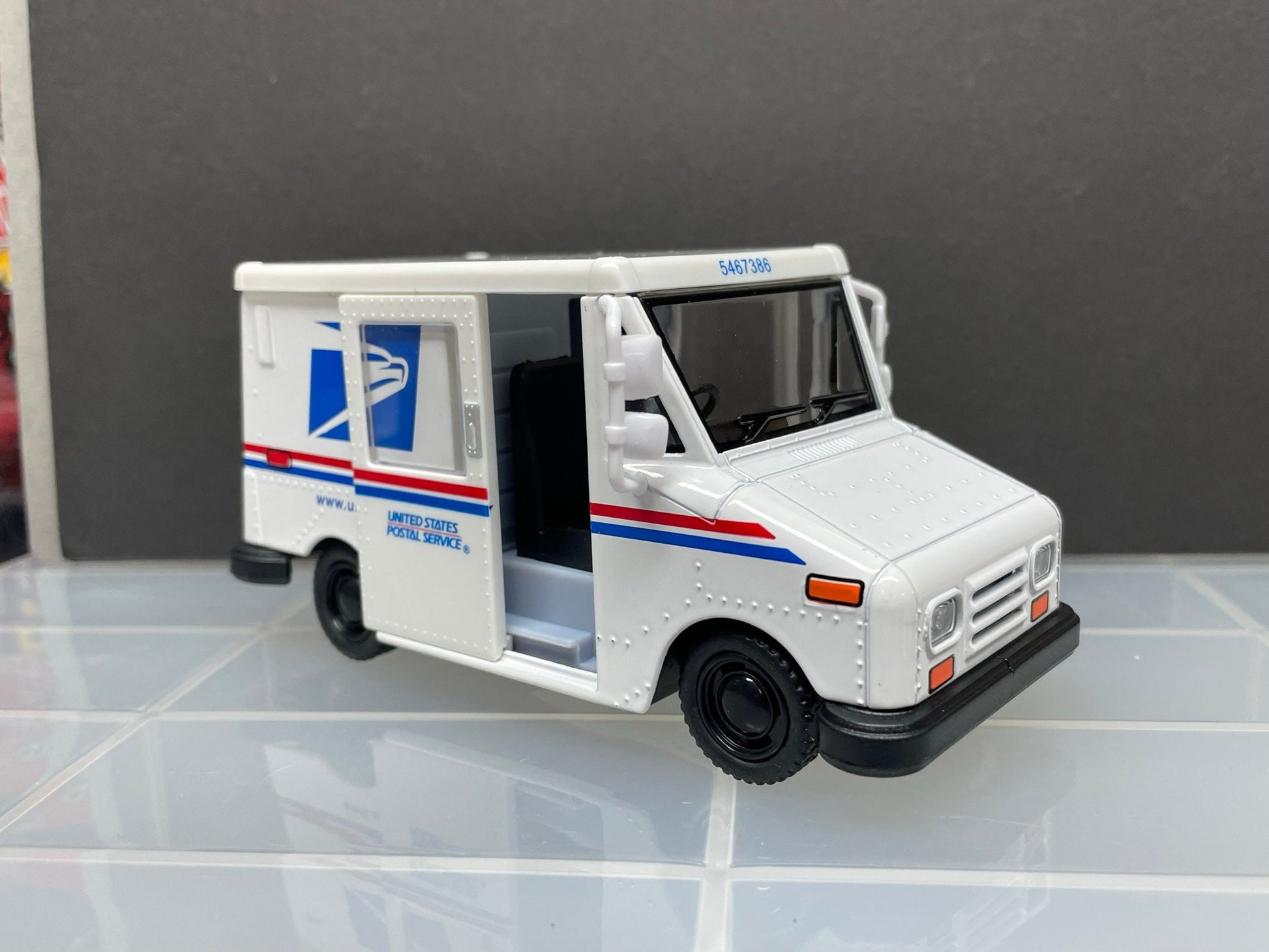 1:36 Under 5" USPS LLV Mail Delivery Truck - Great For Dioramas & Diecast Photography - Very Detailed