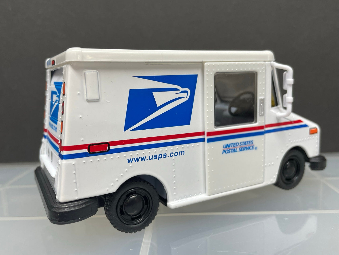 1:36 Under 5" USPS LLV Mail Delivery Truck - Great For Dioramas & Diecast Photography - Very Detailed