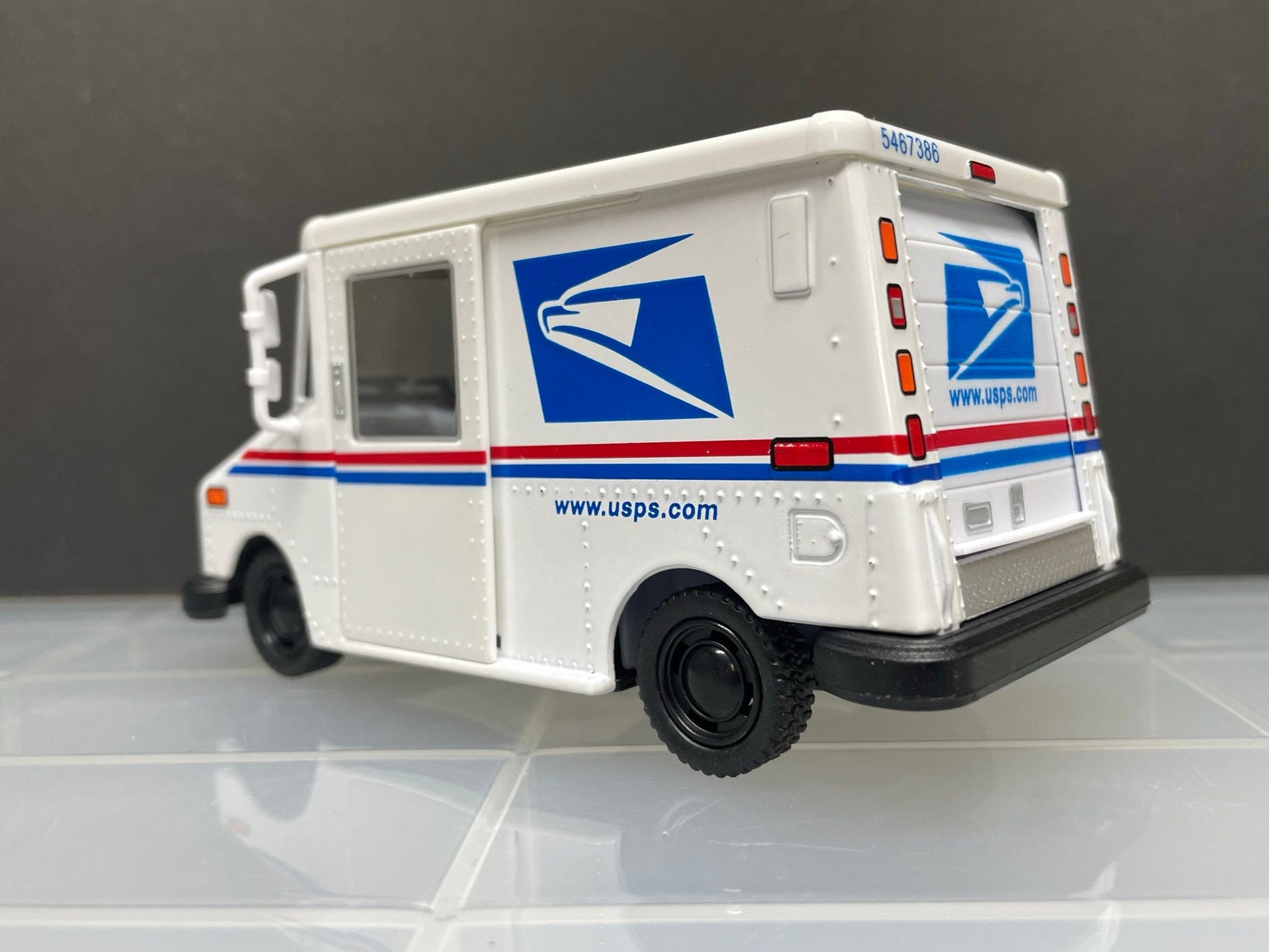1:36 Under 5" USPS LLV Mail Delivery Truck - Great For Dioramas & Diecast Photography - Very Detailed
